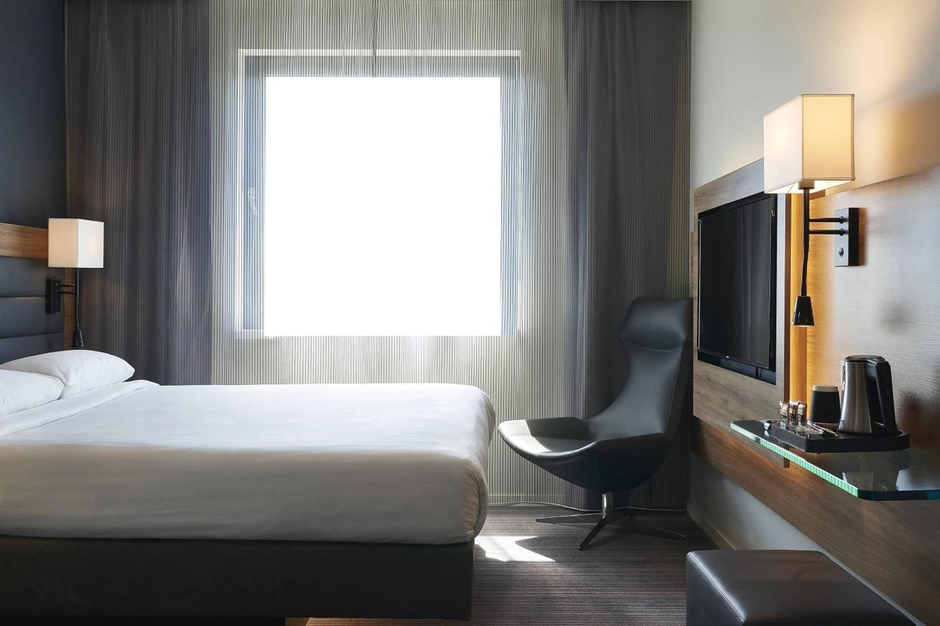 Photo of the whole room, Bed in Moxy London Stratford