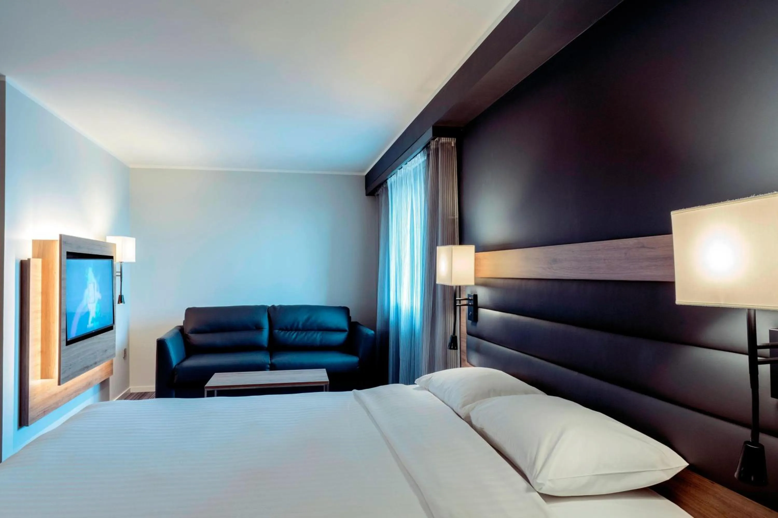 Photo of the whole room, Bed in Moxy London Stratford