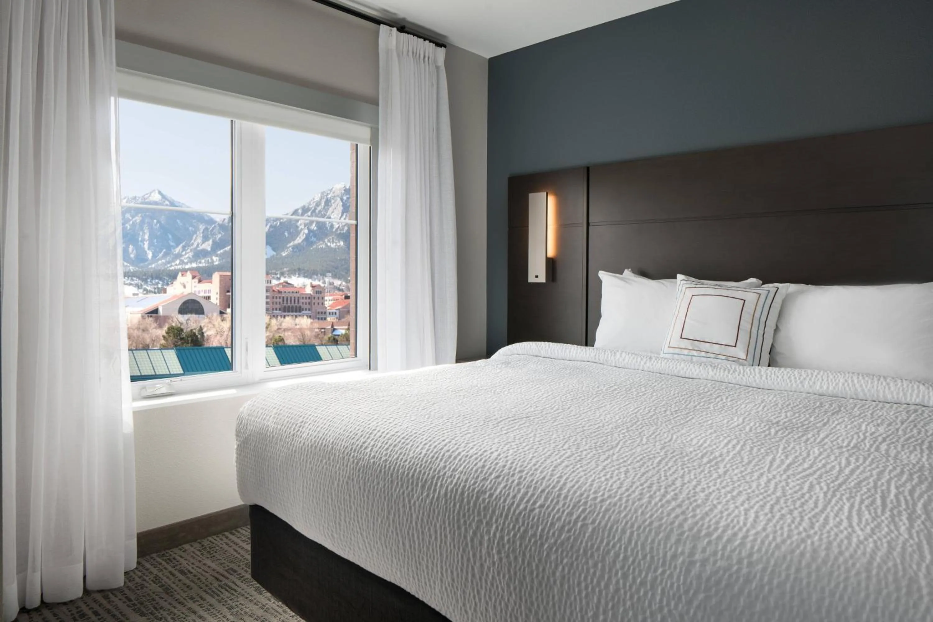 Bedroom, Bed in Residence Inn by Marriott Boulder Canyon Boulevard