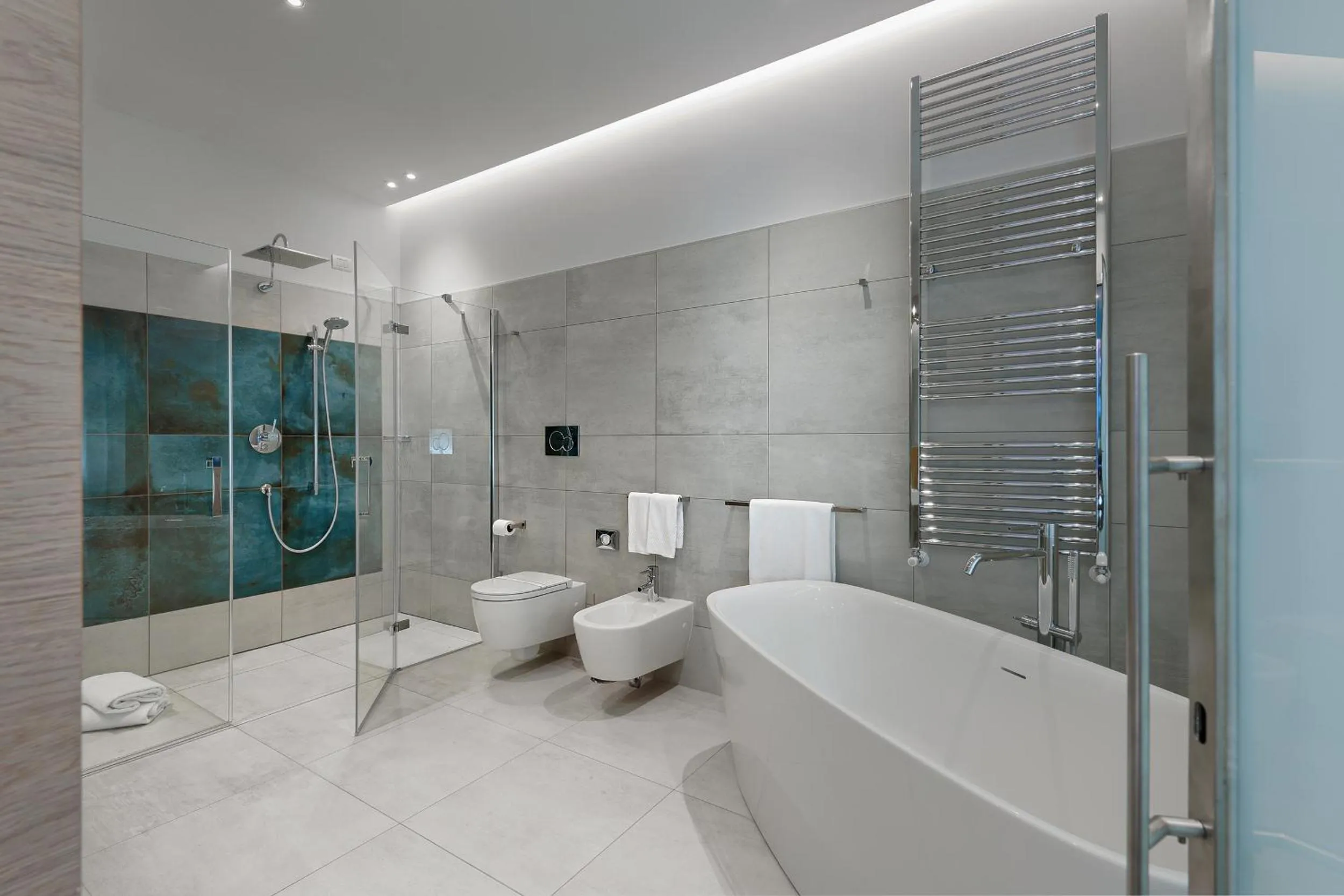 Shower in Air Suite Verona - Adults Only