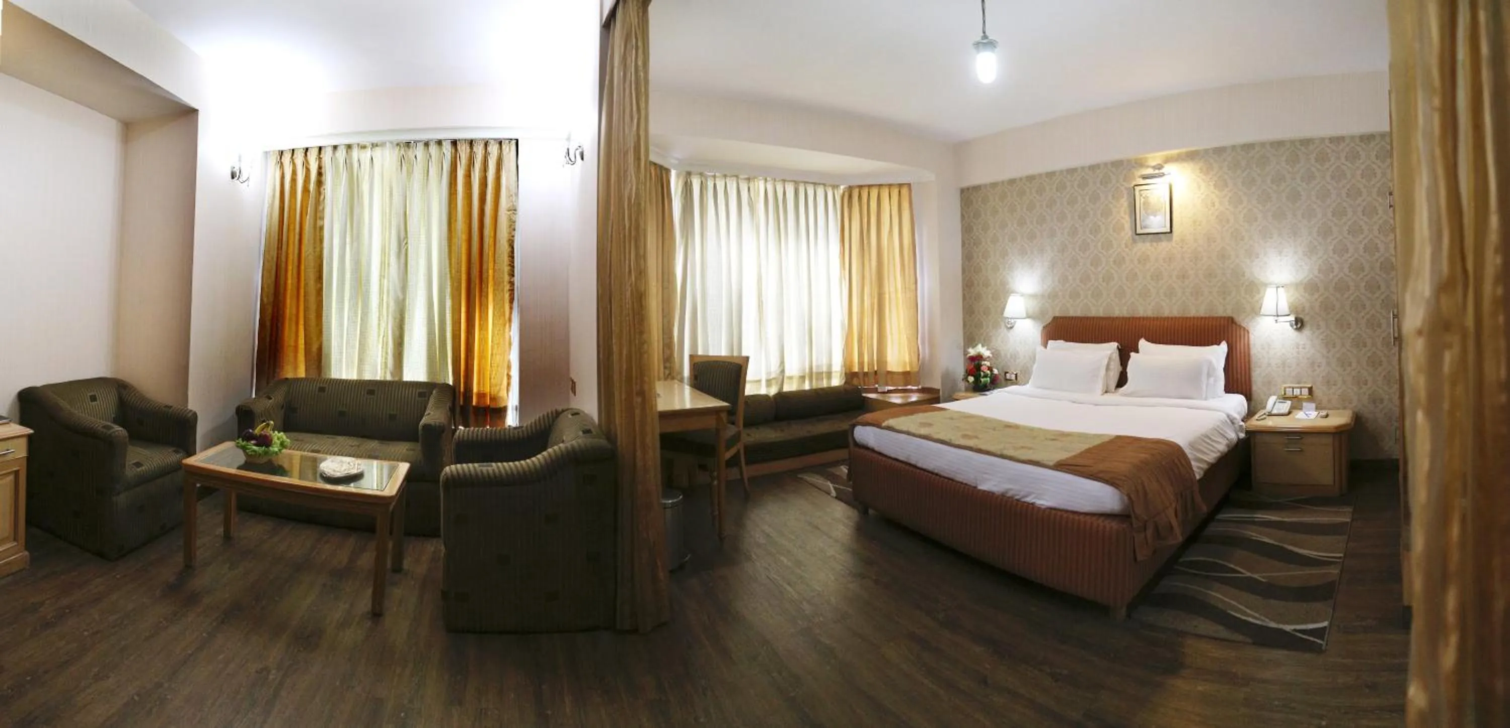 Bedroom in Dee Marks Airport Hotel & Resorts