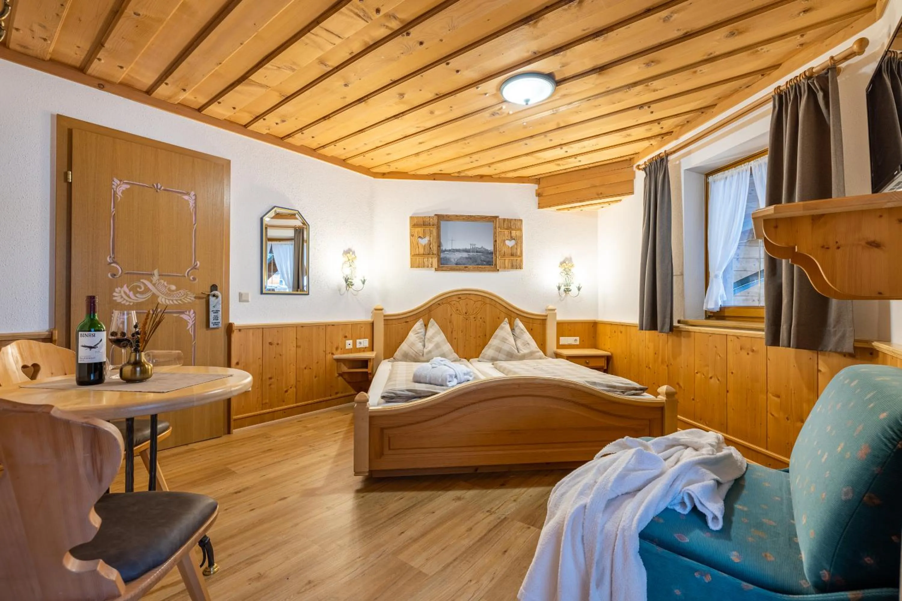 Bedroom, Bed in Das Geierberg