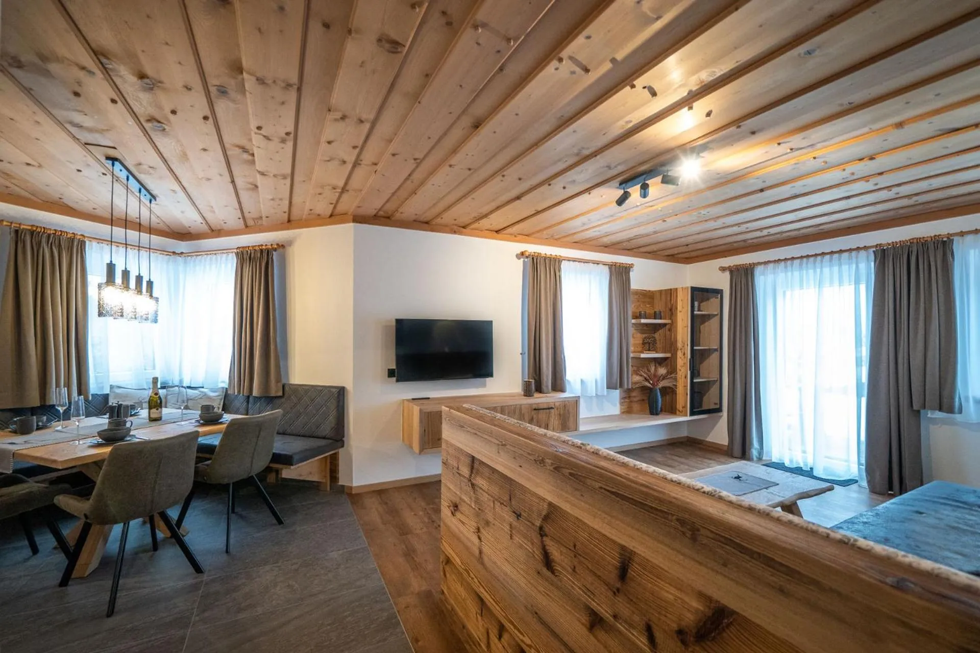 Communal lounge/ TV room, Bed in Das Geierberg