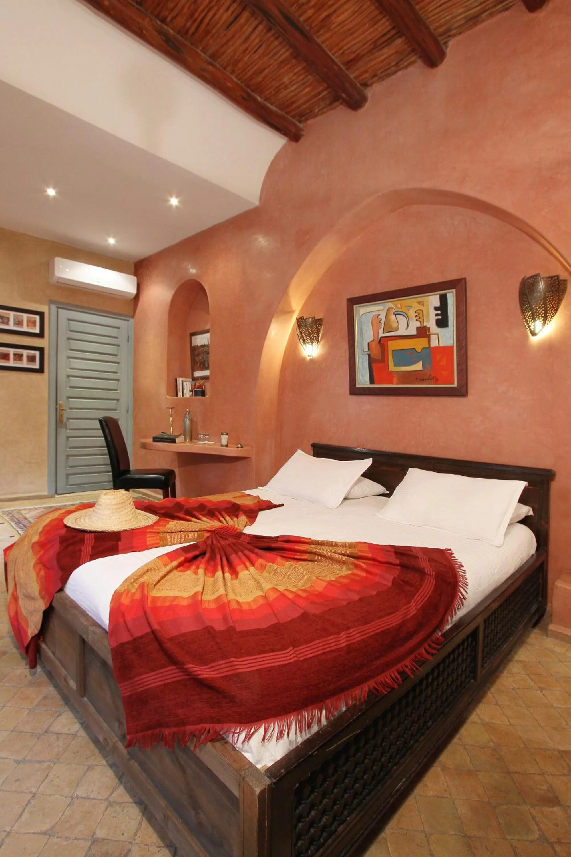 Bed in Riad et Spa Misria Les Orangers