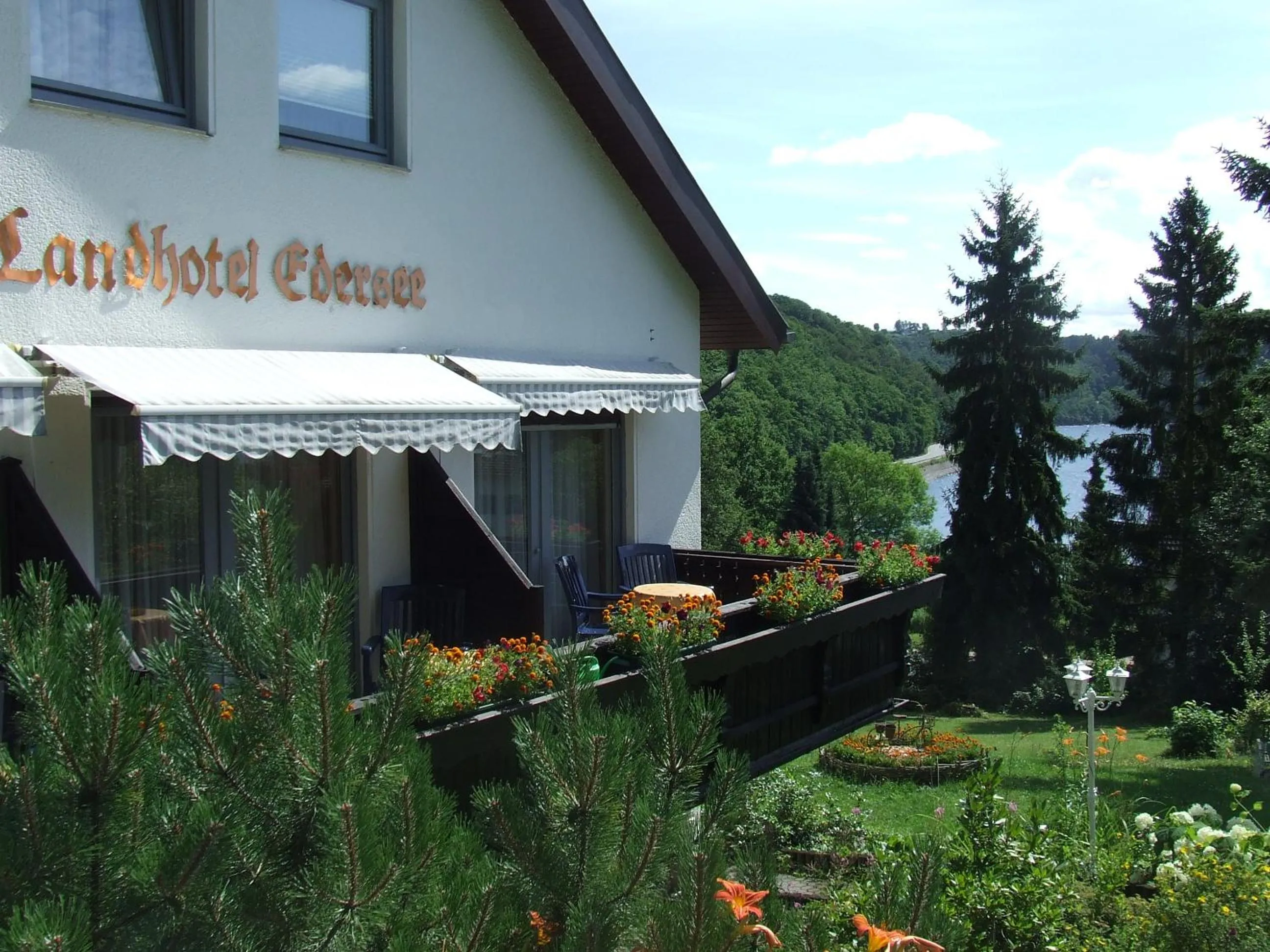 Facade/entrance in Landhotel Edersee