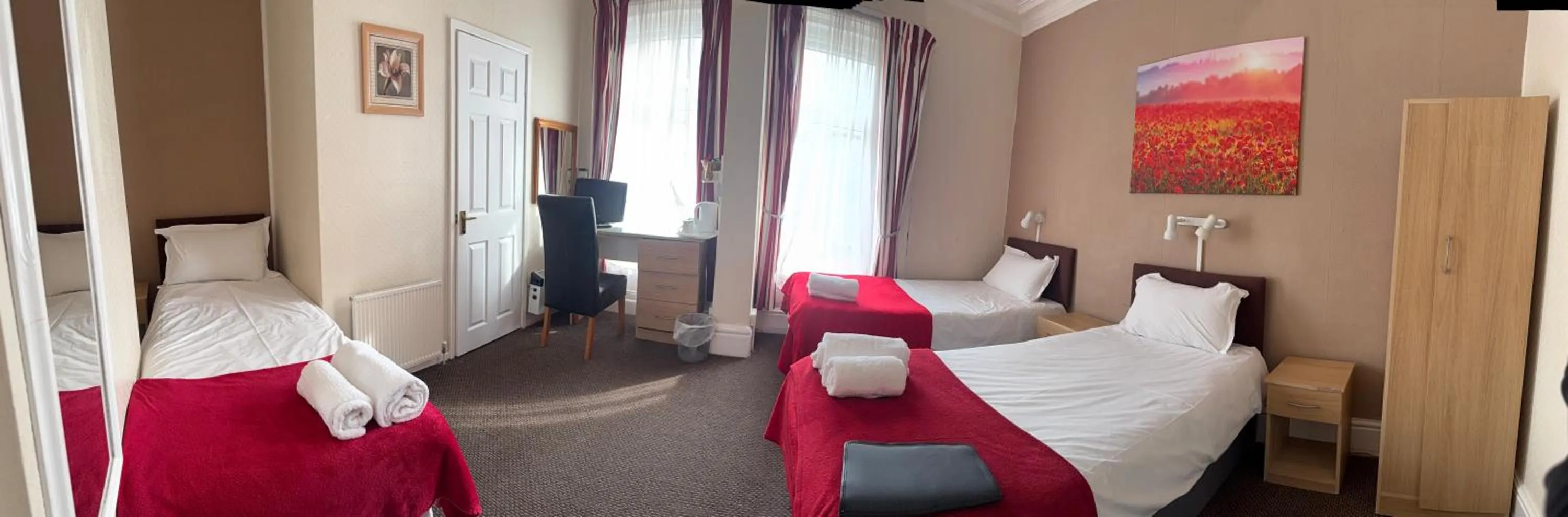 Photo of the whole room, Bed in The Aberford