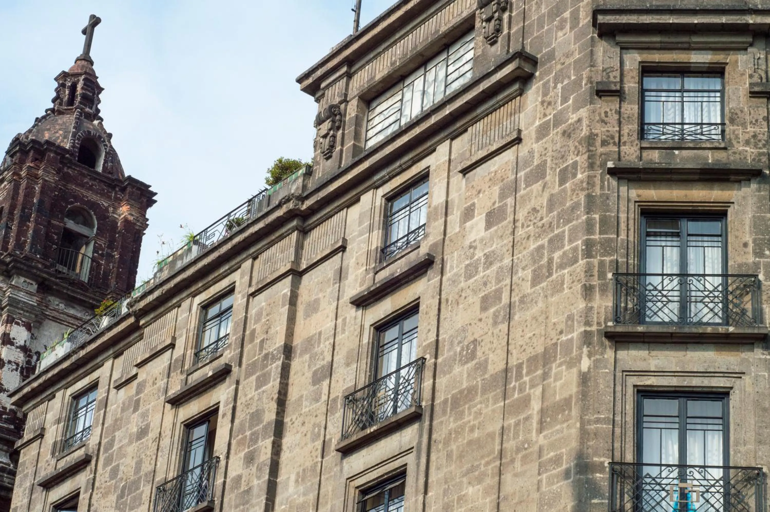 Property building in Hotel Gillow