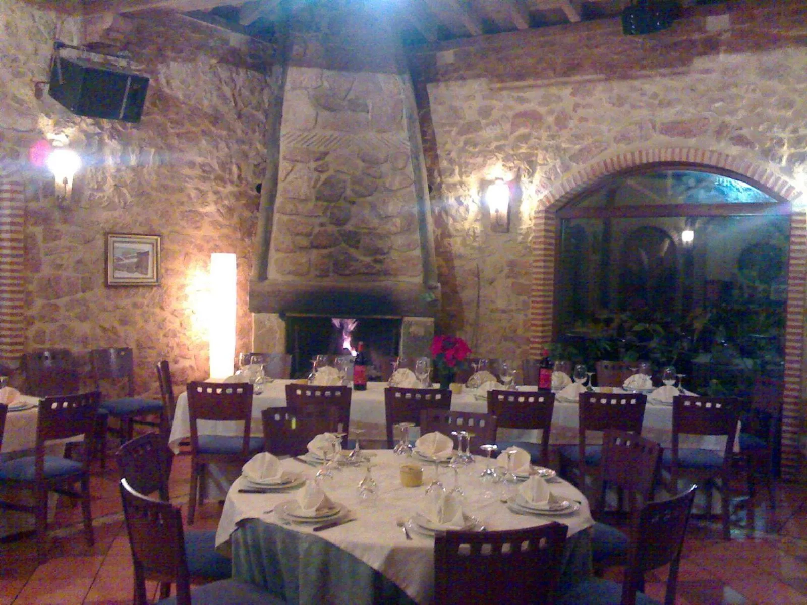 Restaurant/places to eat in El Señorio De La Serrezuela