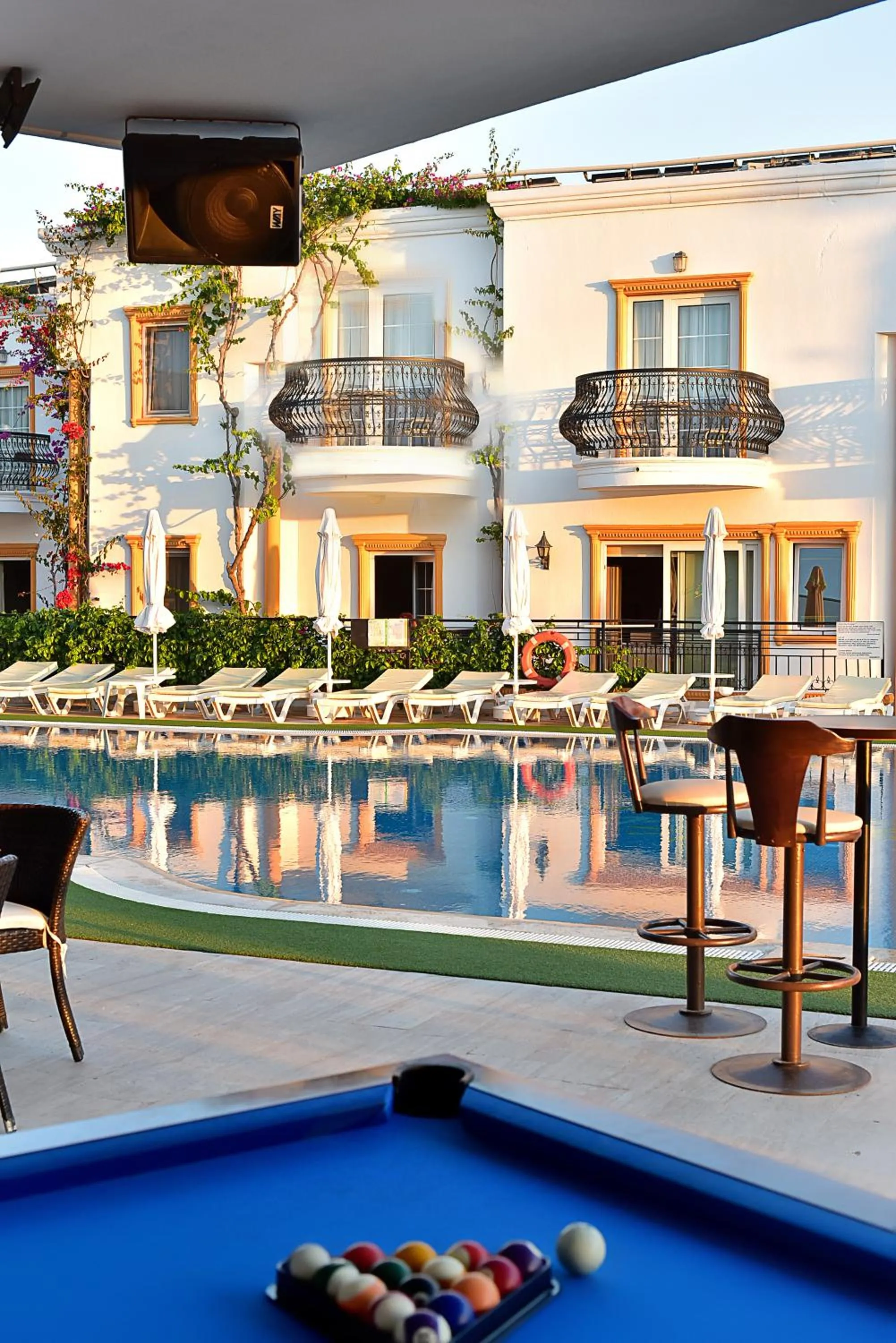 Swimming pool in Tropicana Beach