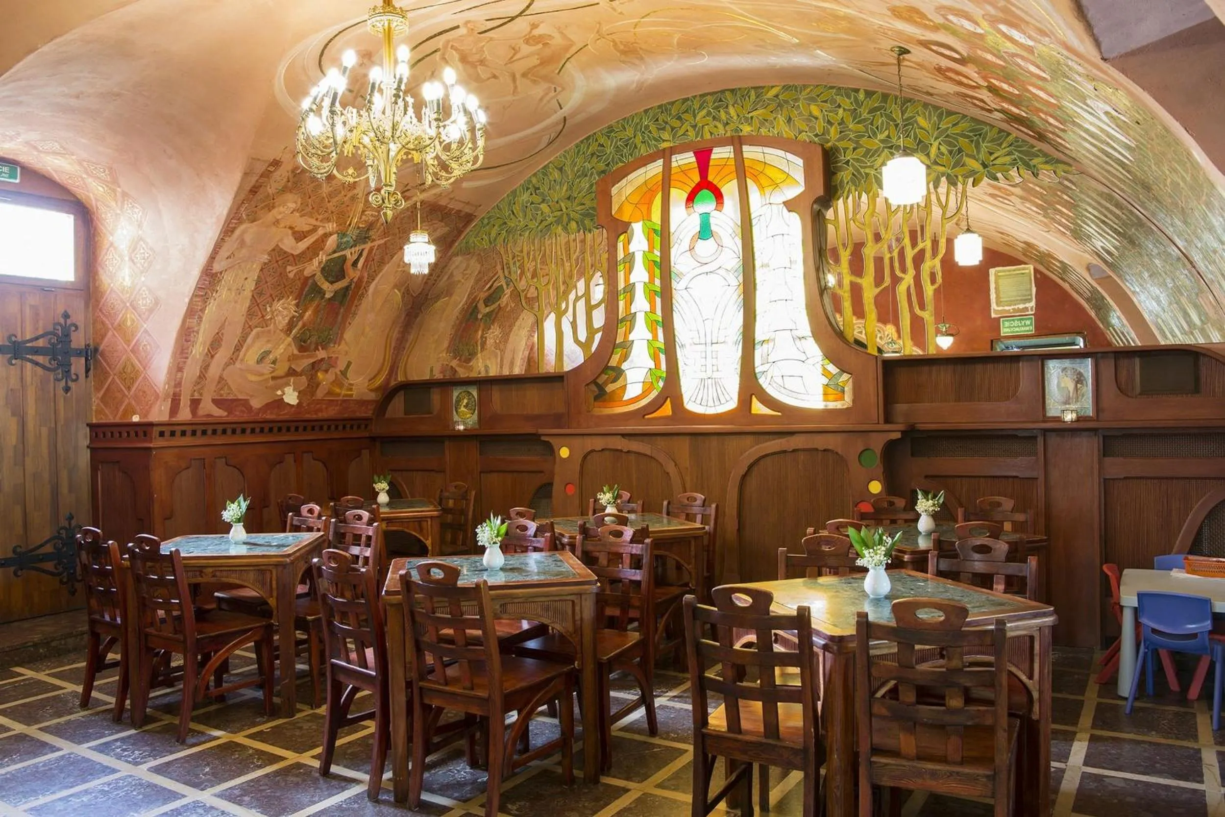 Restaurant/places to eat in Hotel Pod Ciżemką