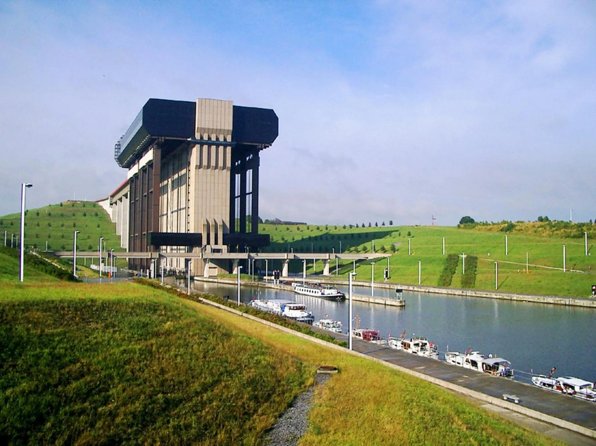 Property building in Le New Matinal