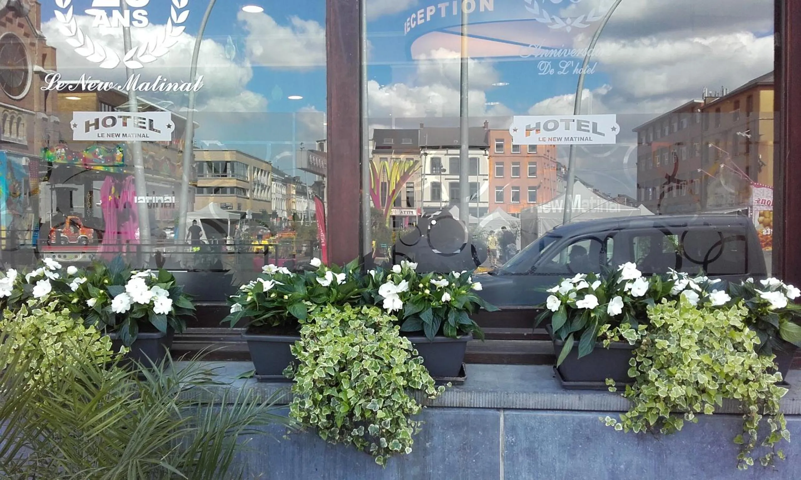 Decorative detail in Le New Matinal