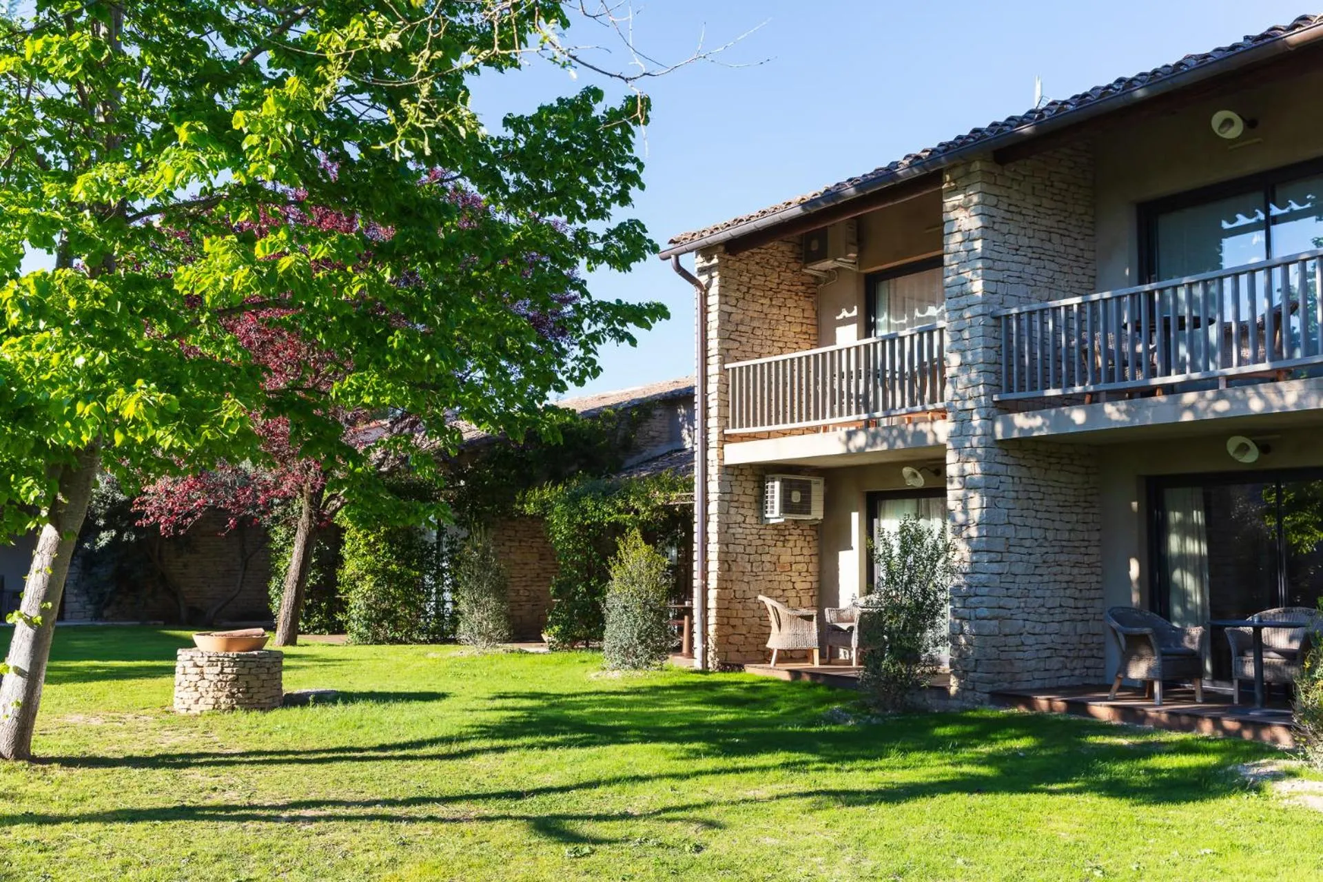 Garden in Hôtel Carcarille Restaurant Le C