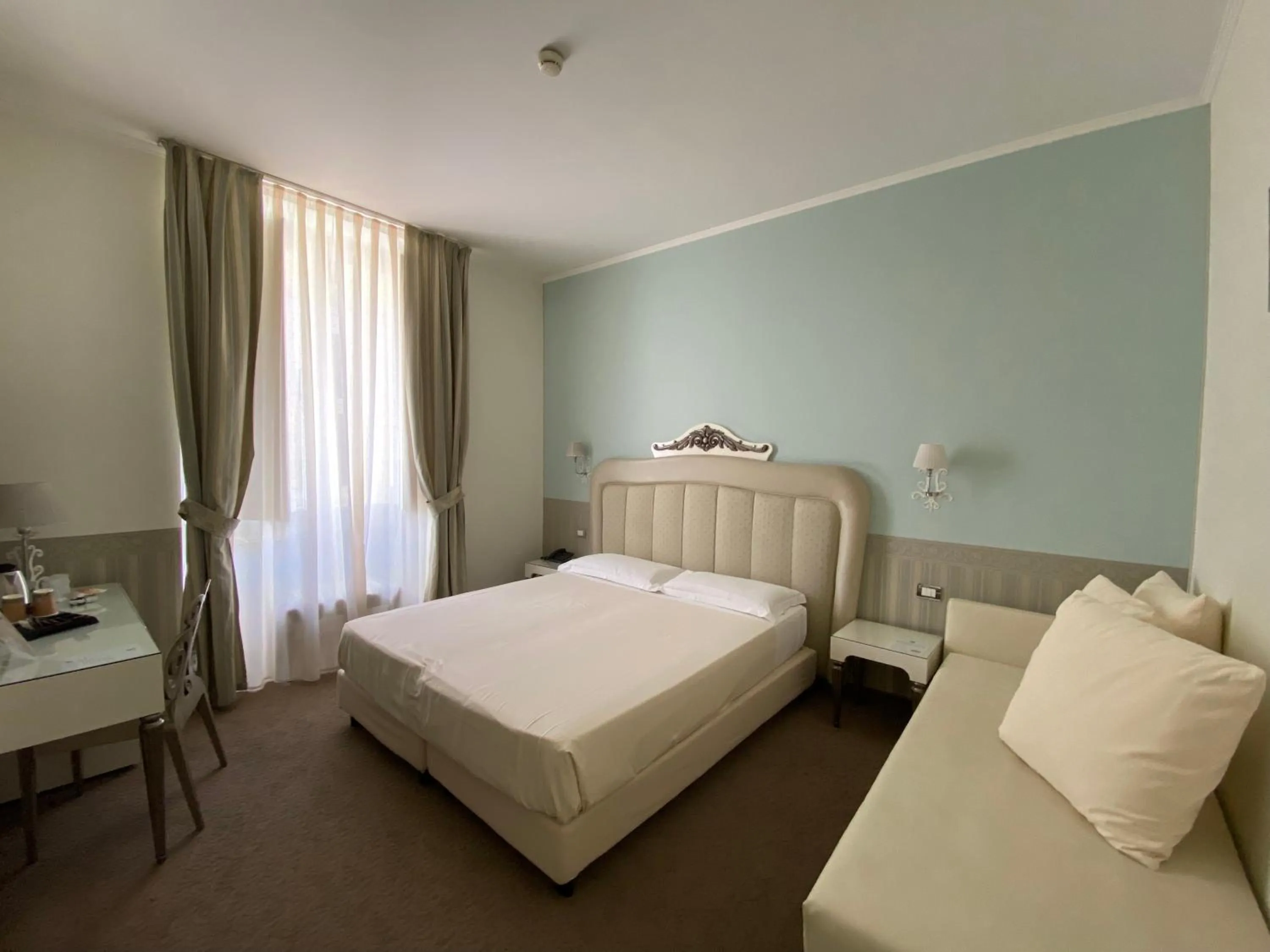 Bedroom, Bed in JR Hotels Oriente Bari