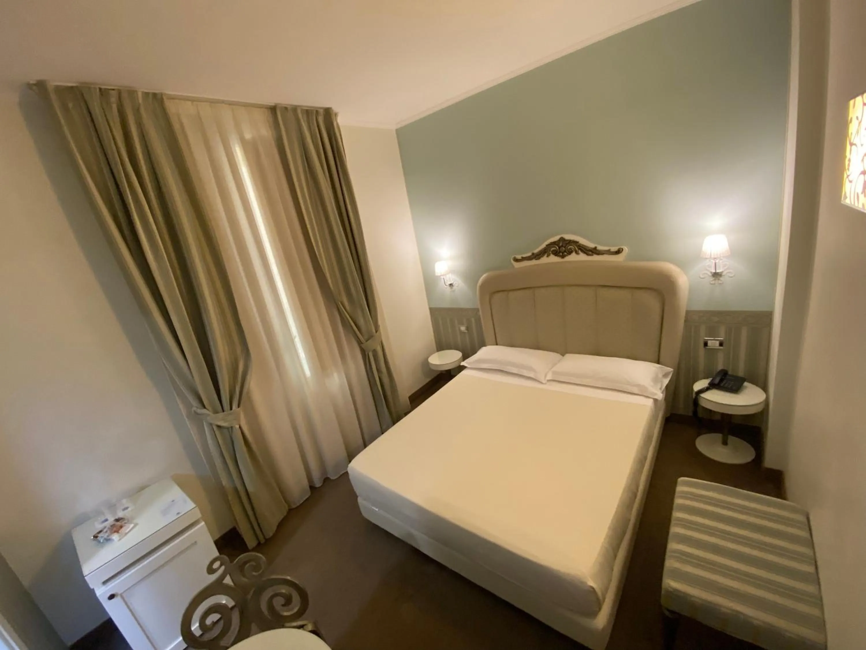 Bed in JR Hotels Oriente Bari