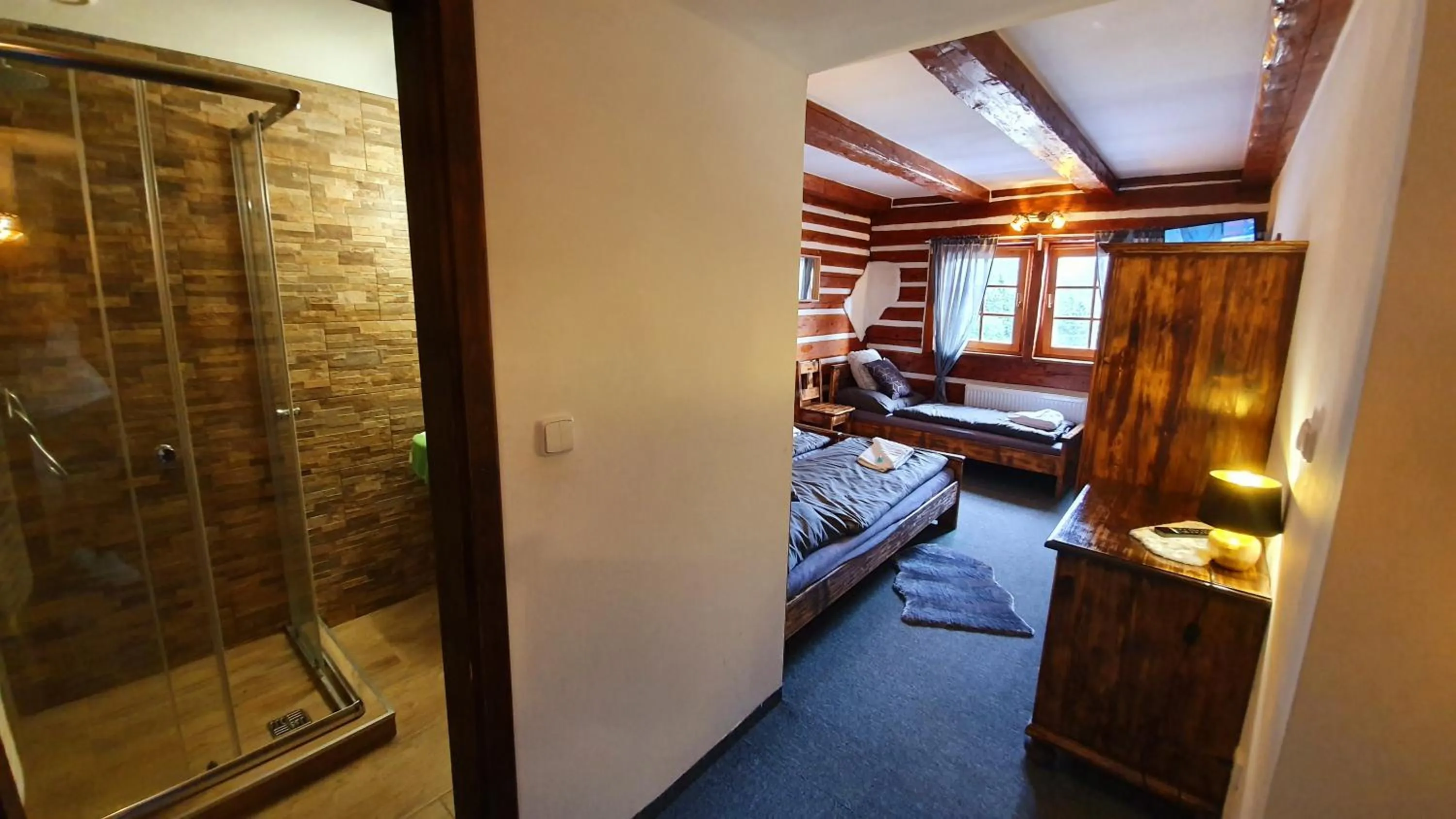 Property building, Bed in Horský hotel Kolínská bouda