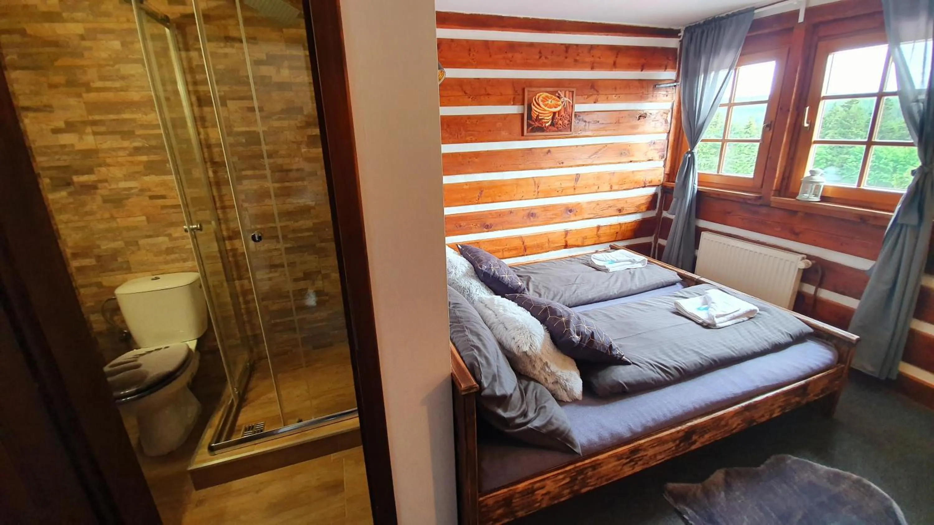 Property building, Bed in Horský hotel Kolínská bouda