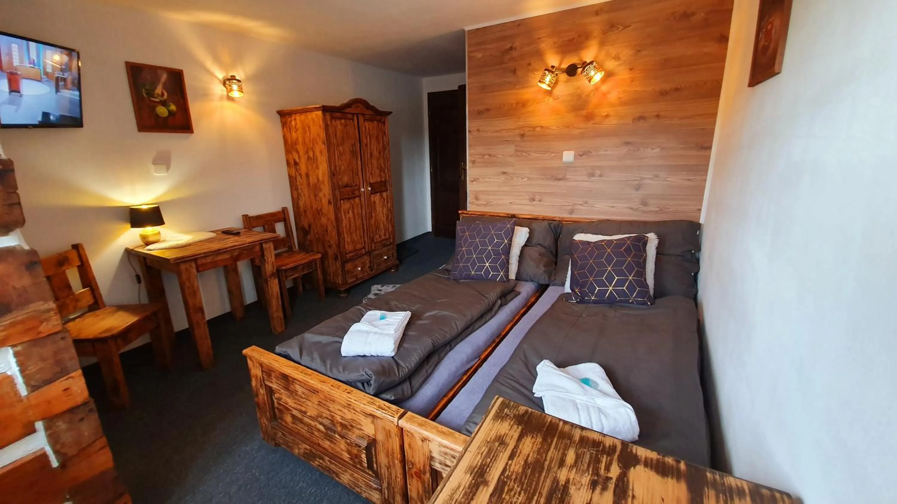 Property building, Bed in Horský hotel Kolínská bouda