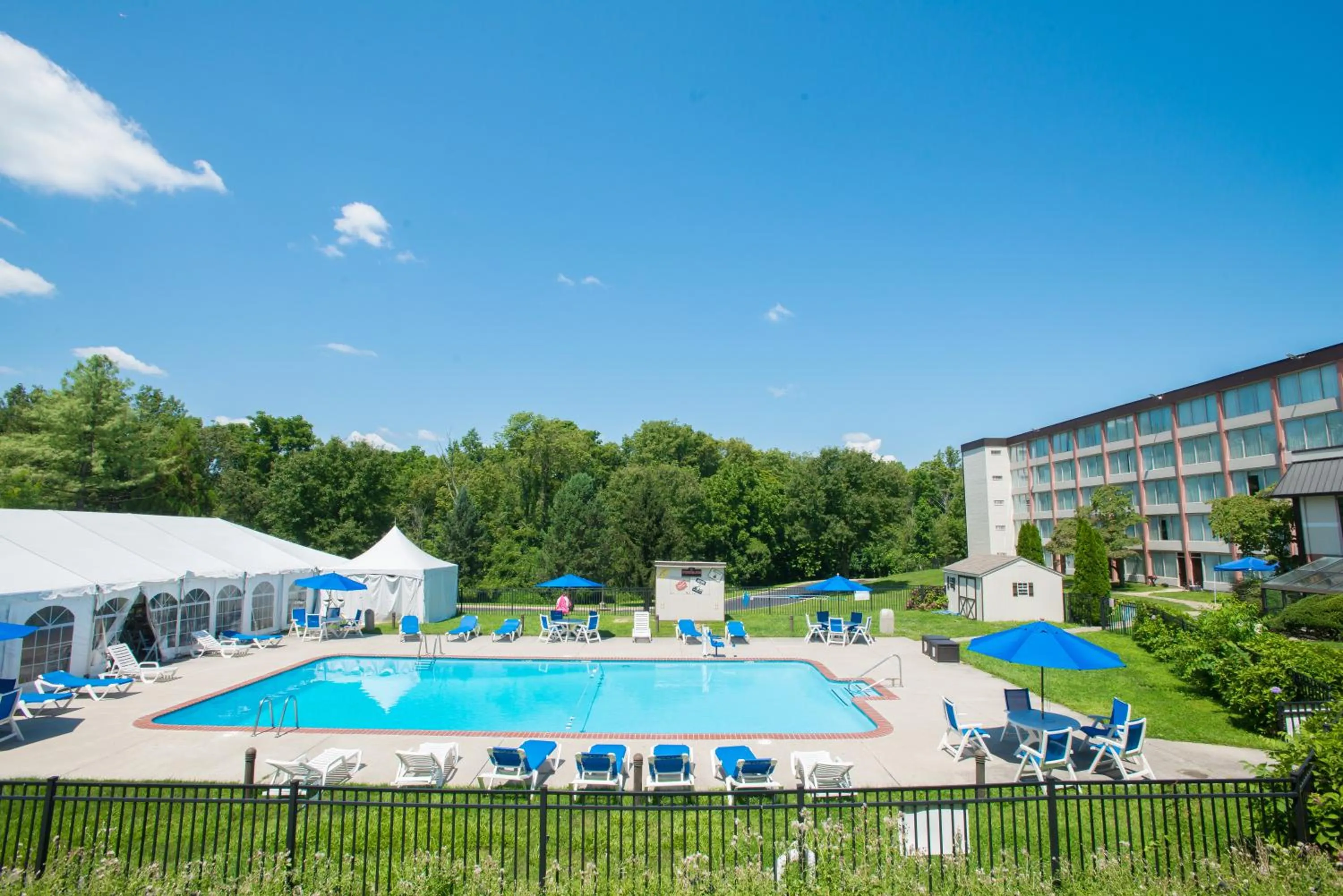 Swimming pool in Chester Hotel and Conference Center
