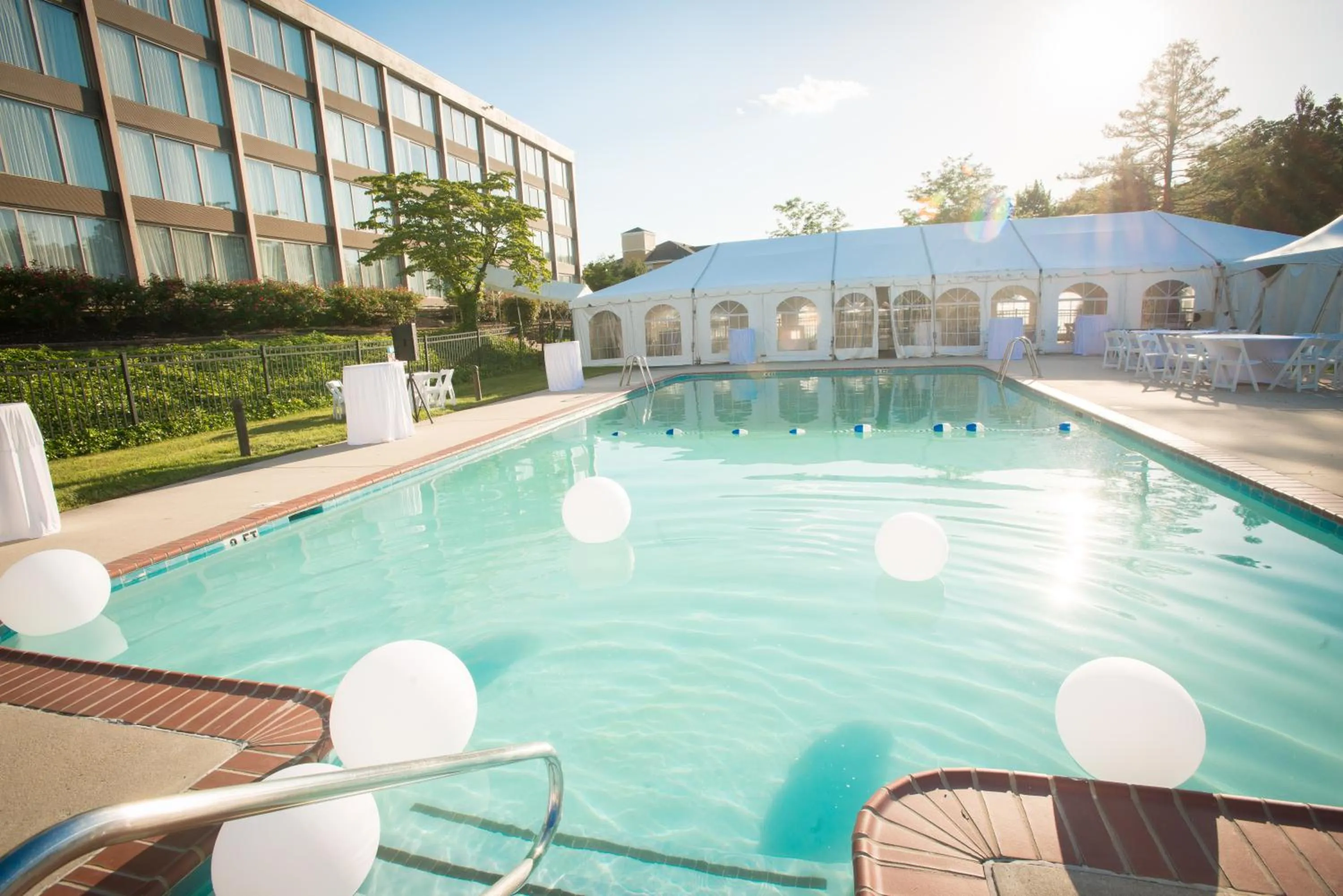 Swimming pool in Chester Hotel and Conference Center