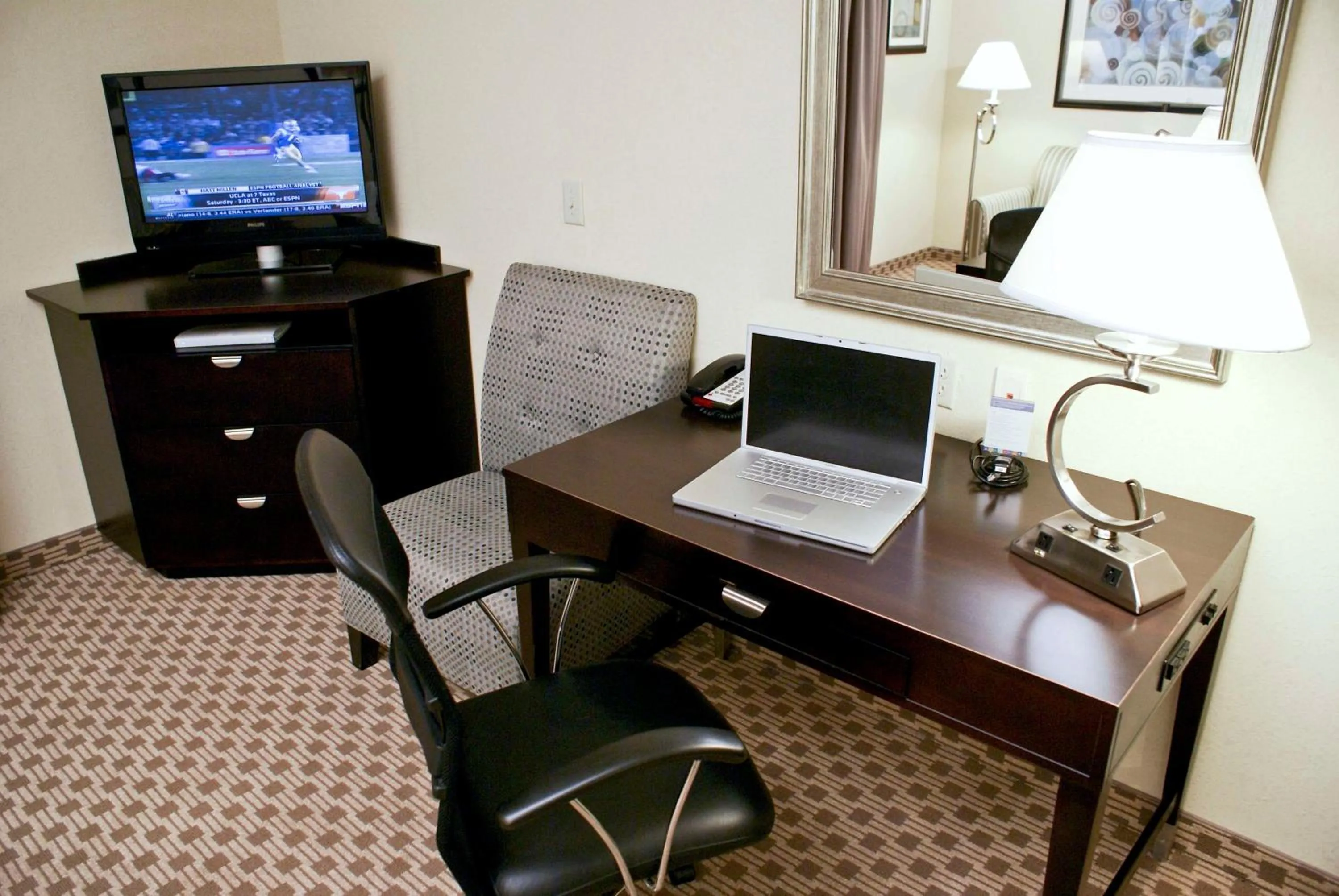 Business facilities in Hampton Inn Orange