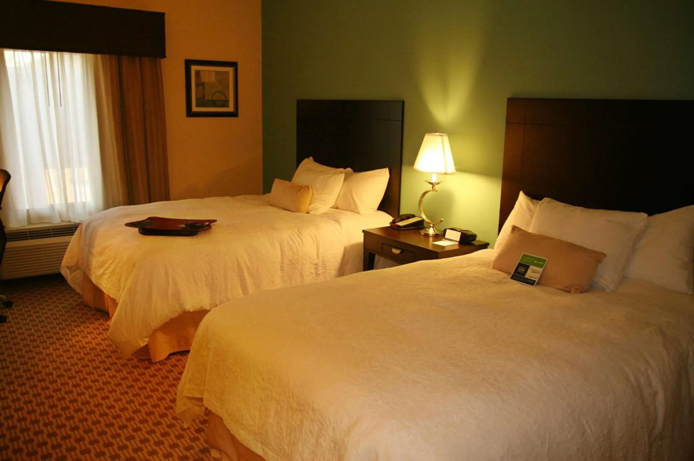 Bed in Hampton Inn Orange