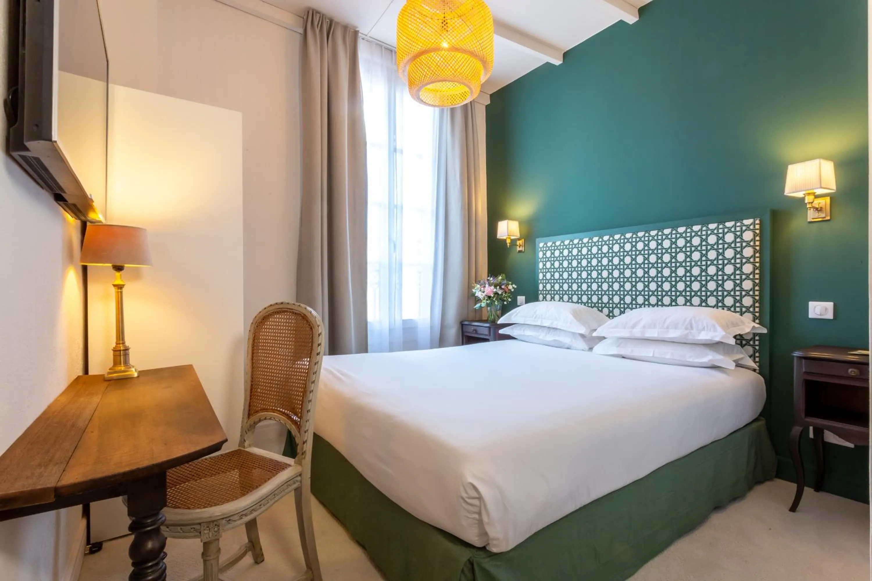 Bedroom, Bed in Hôtel Le Relais de Poste Arles Centre Historique