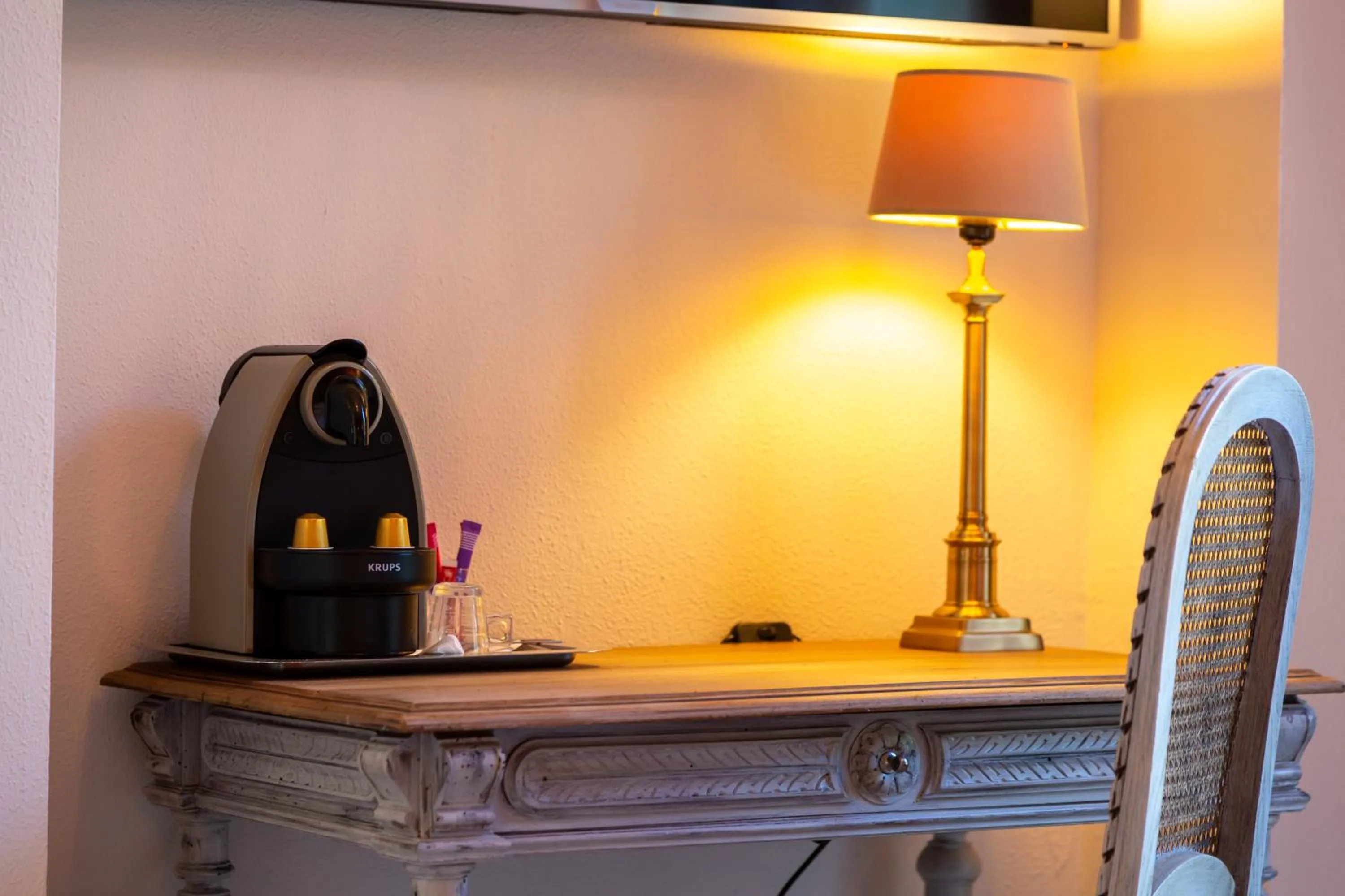 Coffee/tea facilities in Hôtel Le Relais de Poste Arles Centre Historique