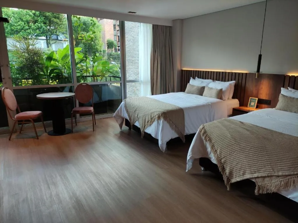 Photo of the whole room, Bed in 1616 Hotel