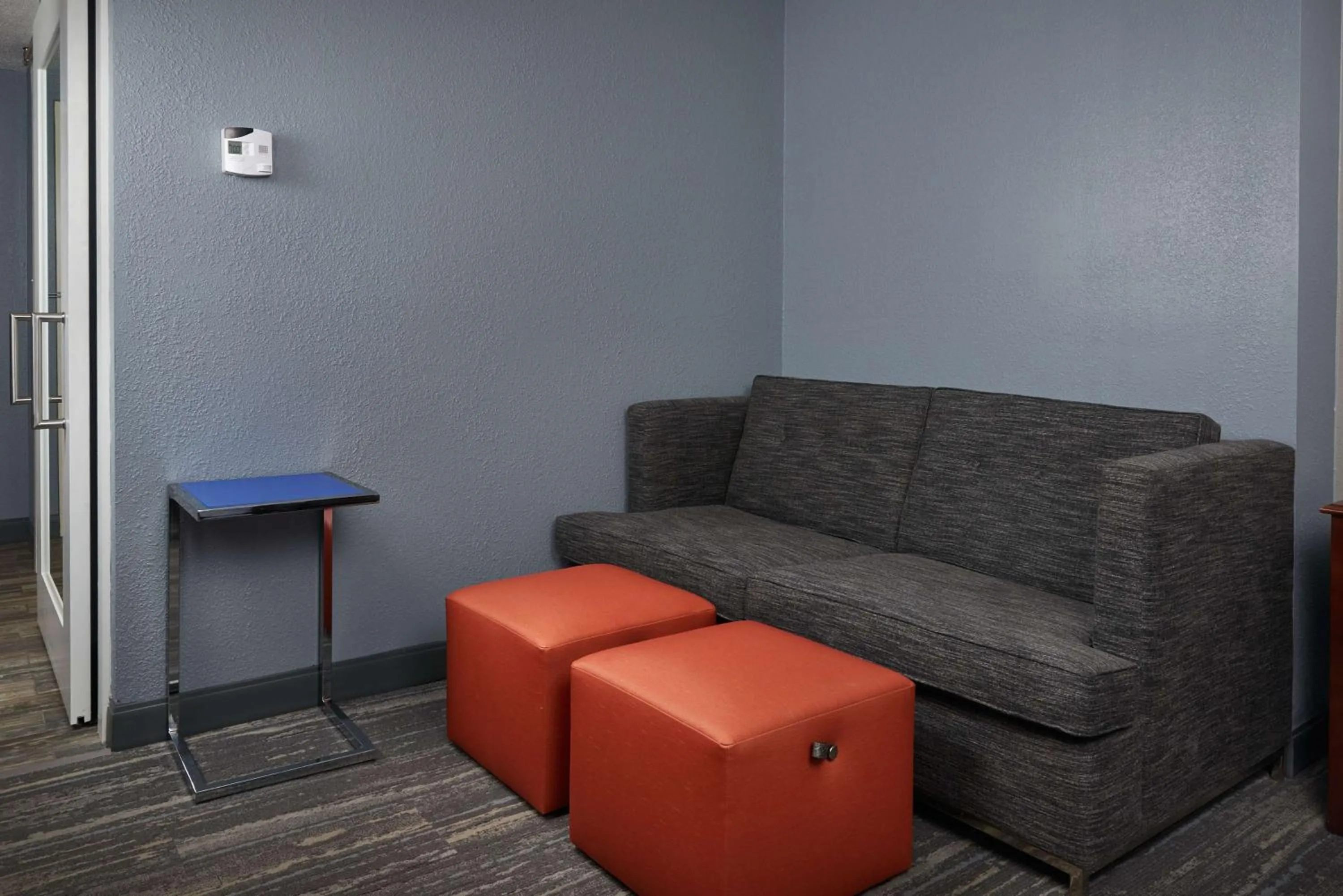 Living room in Hampton Inn Beaumont