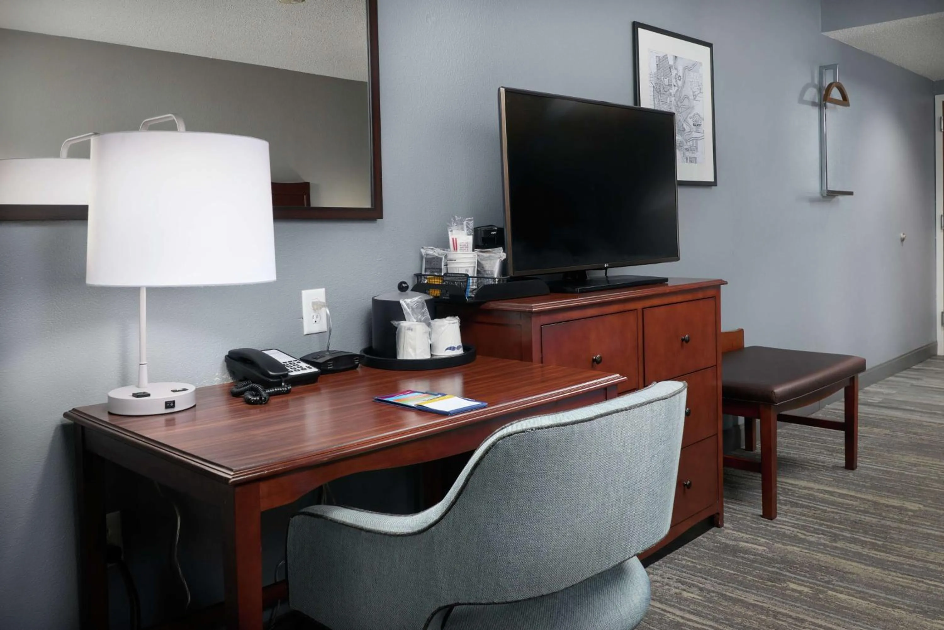 Bedroom in Hampton Inn Beaumont