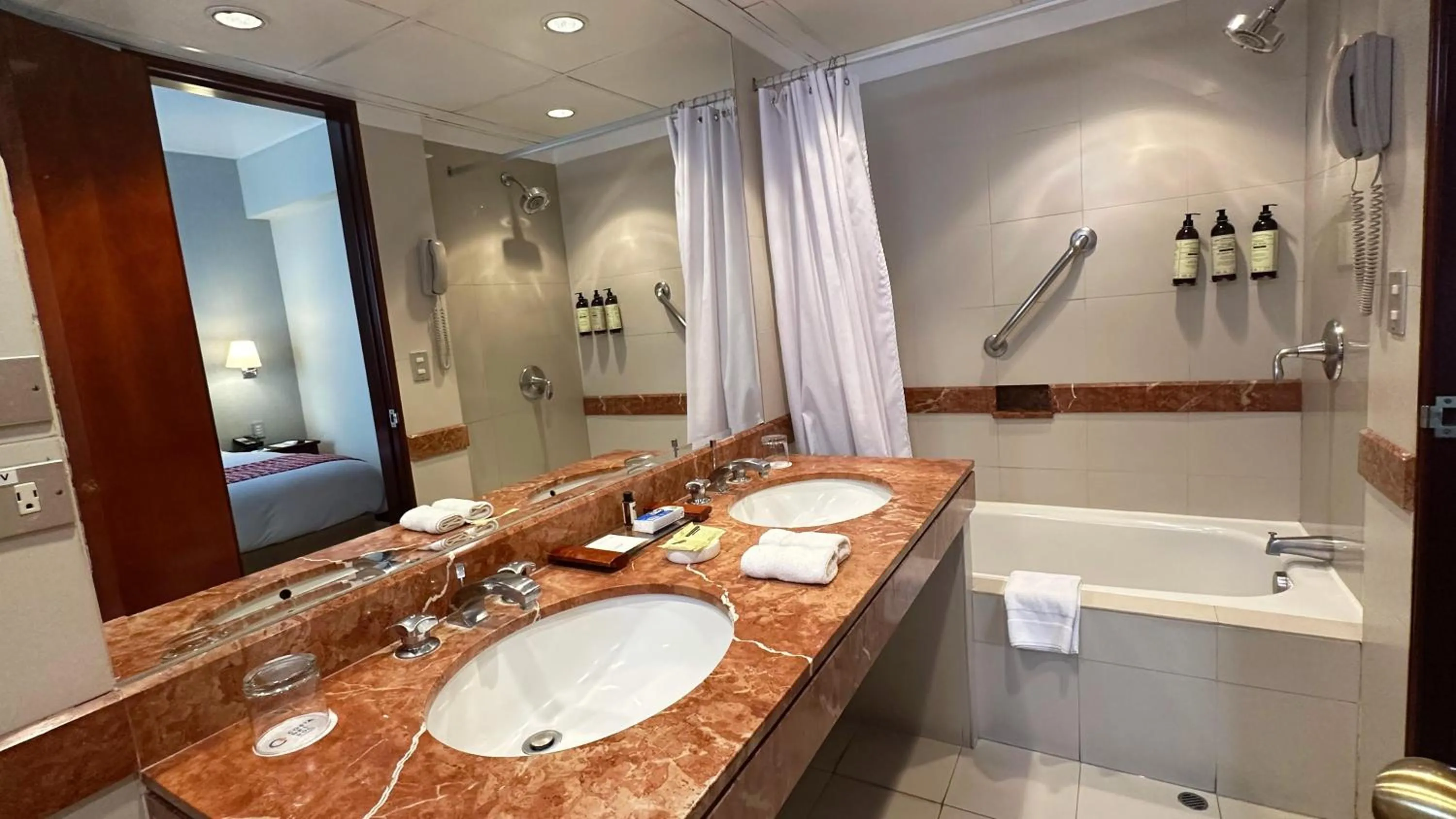 Shower in Costa del Sol Trujillo Centro