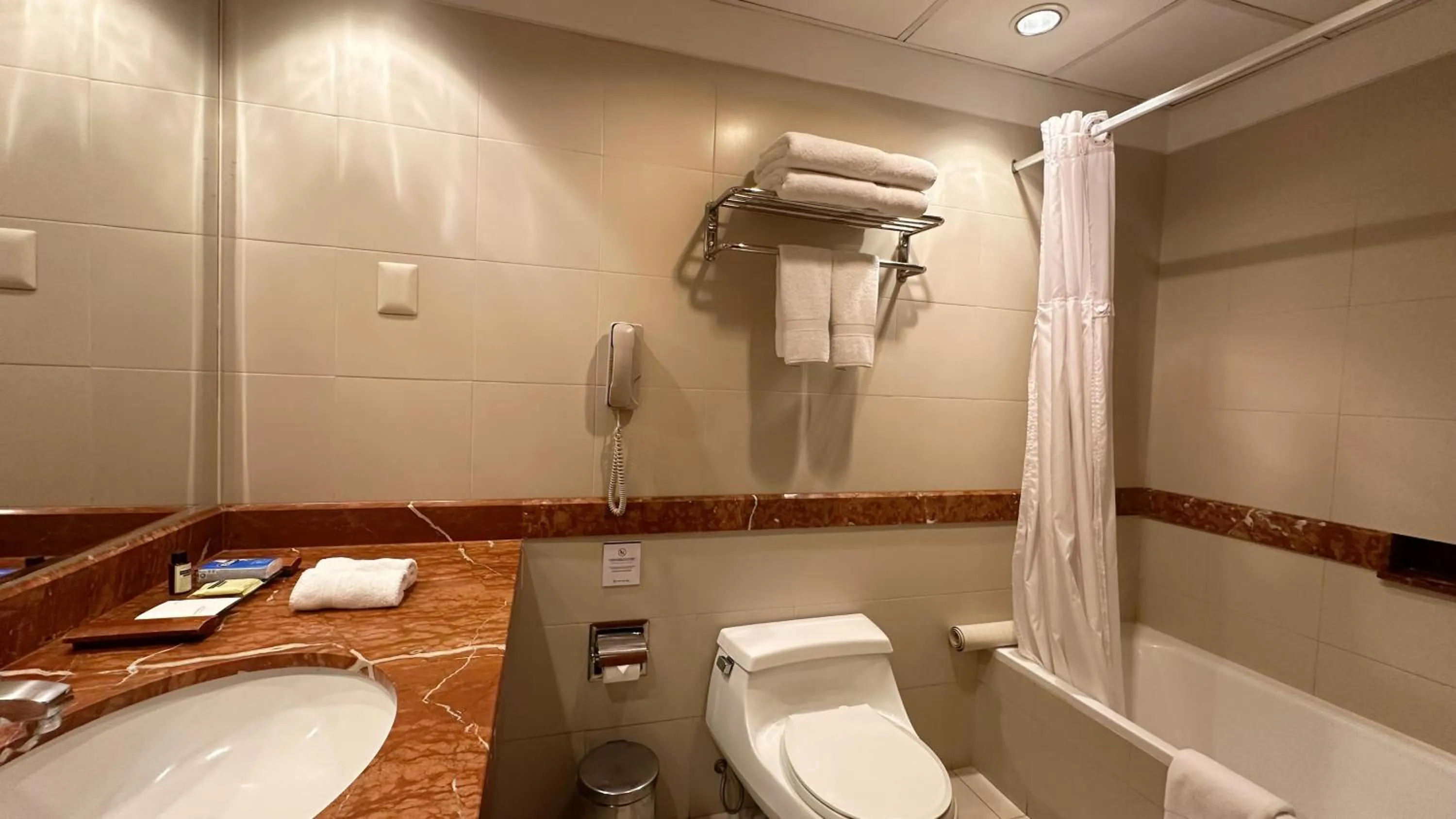 Shower in Costa del Sol Trujillo Centro