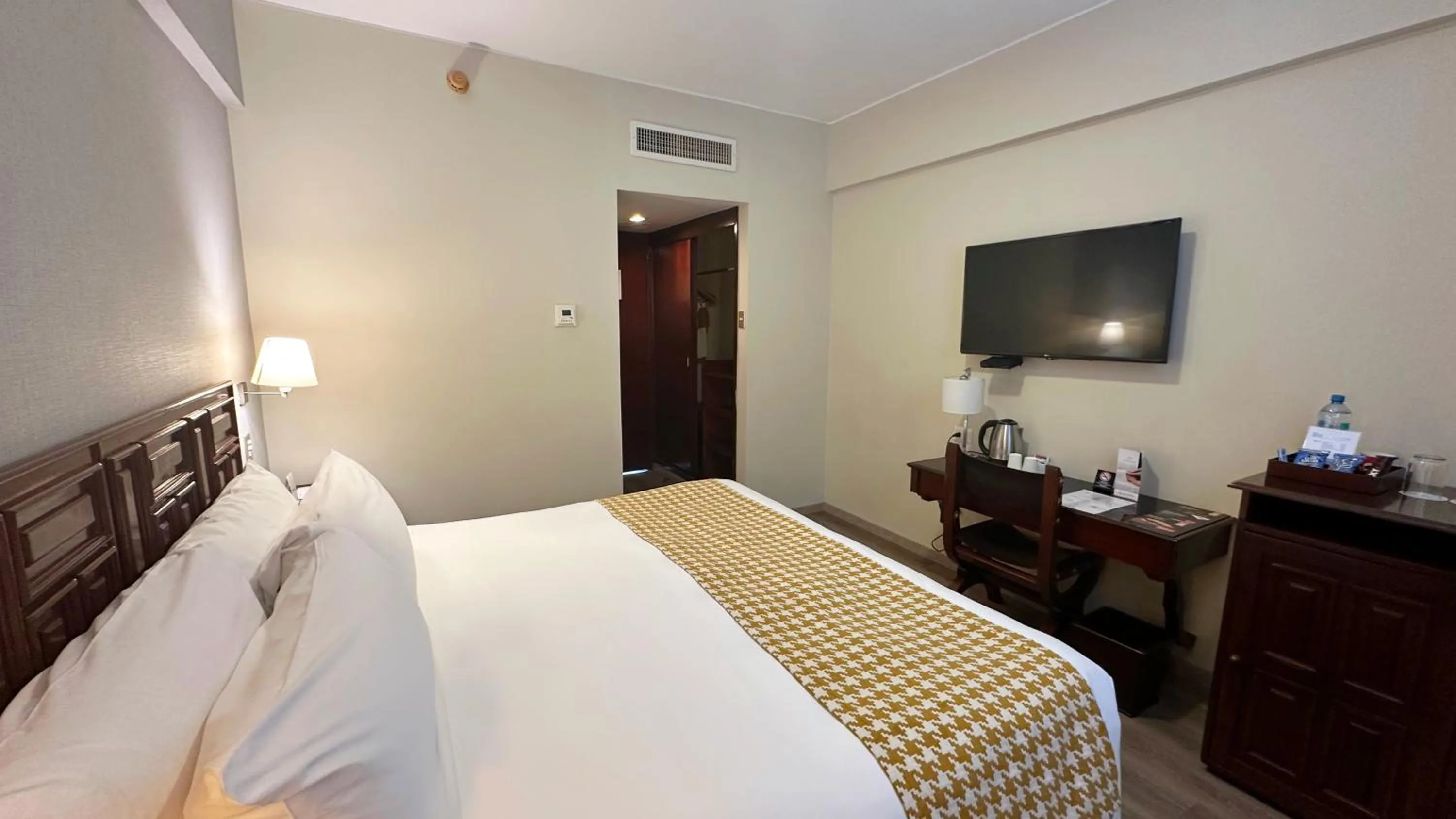 Bed in Costa del Sol Trujillo Centro