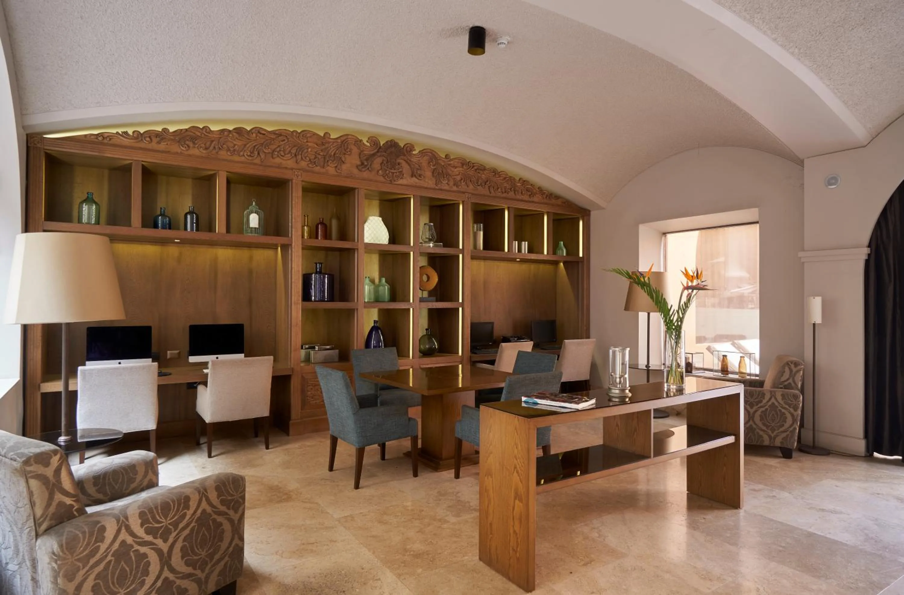Business facilities in Costa del Sol Trujillo Centro