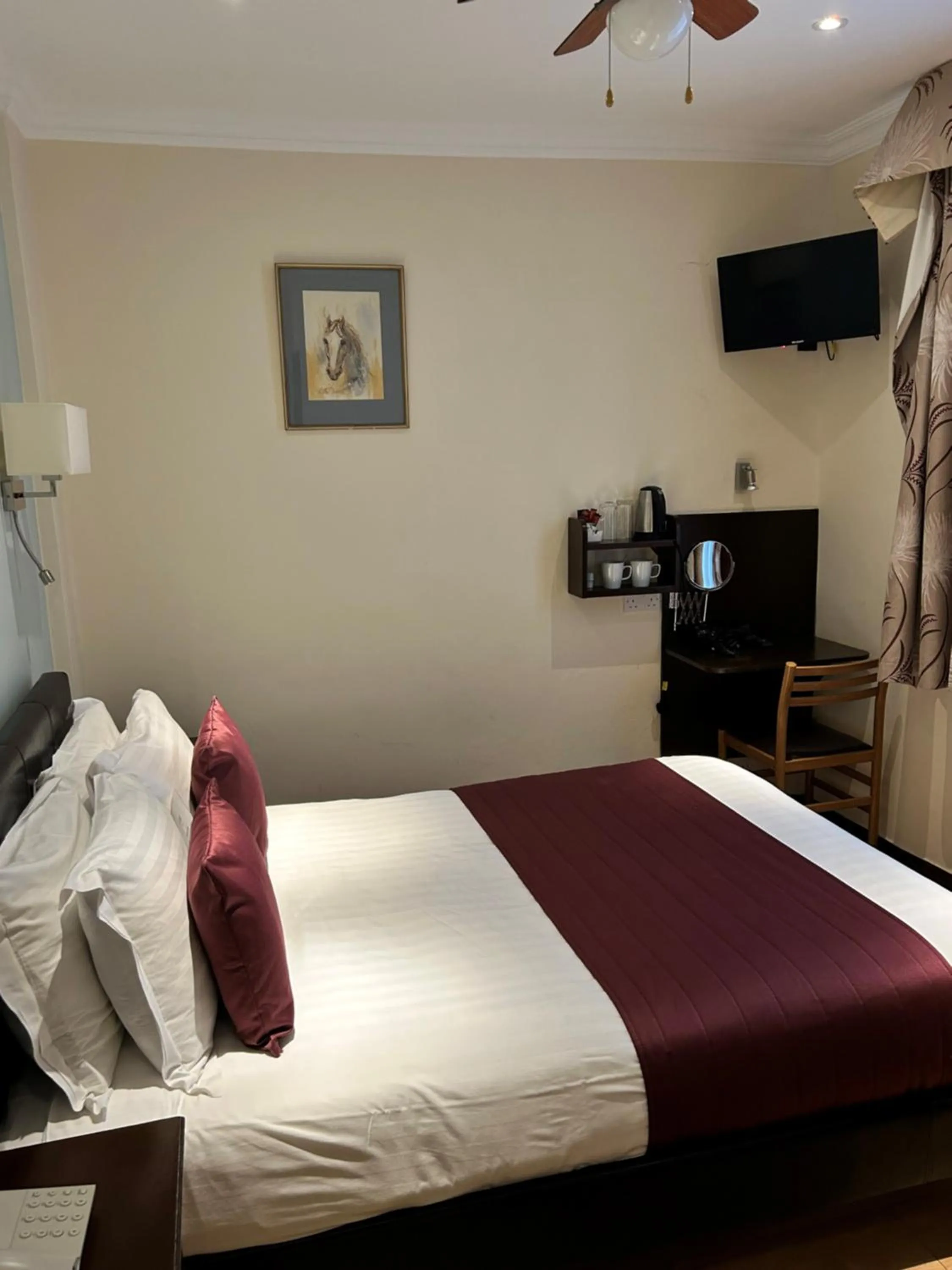 Bedroom, Bed in La Gaffe - Bed and Breakfast