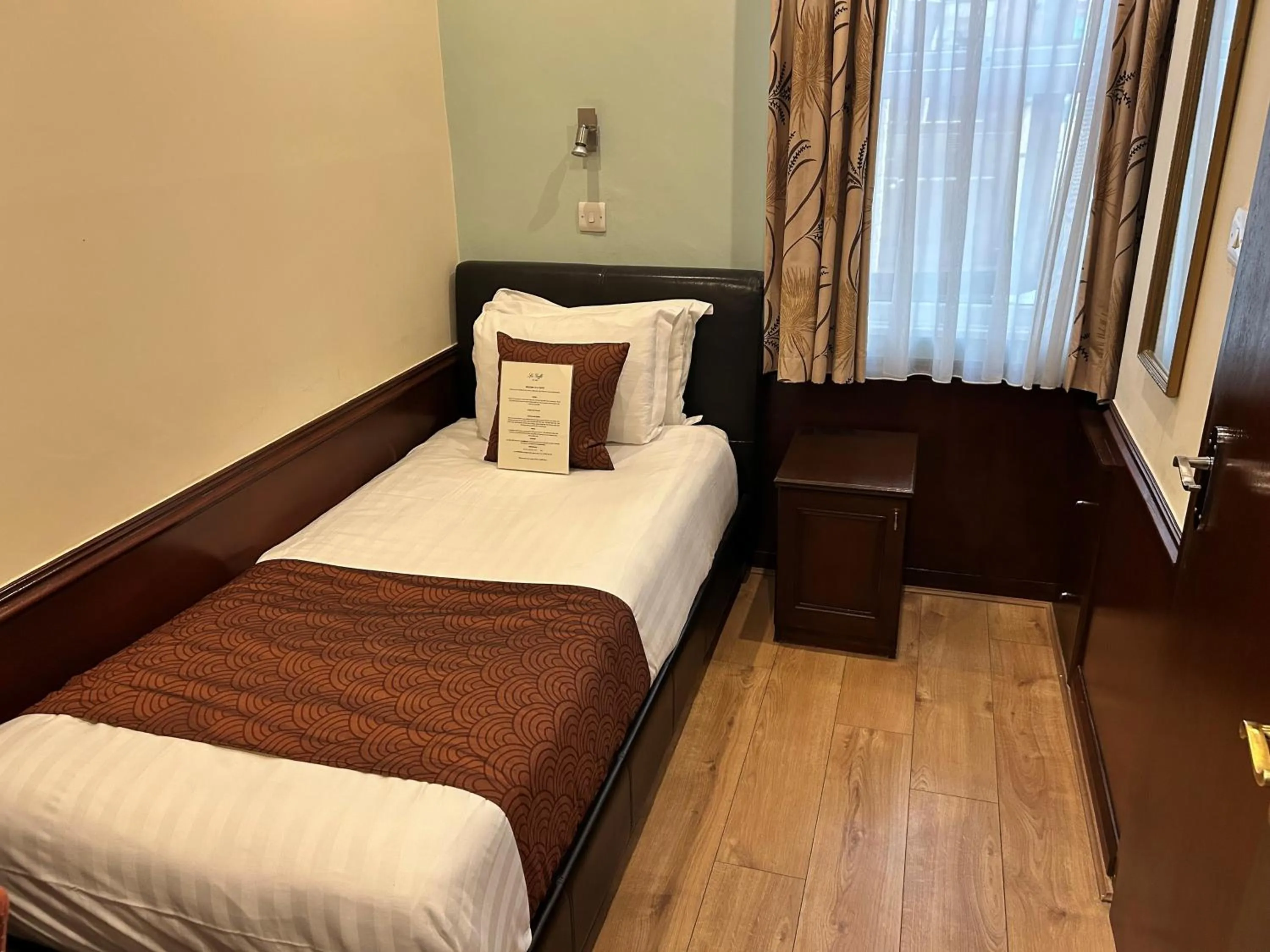 Bedroom, Bed in La Gaffe - Bed and Breakfast