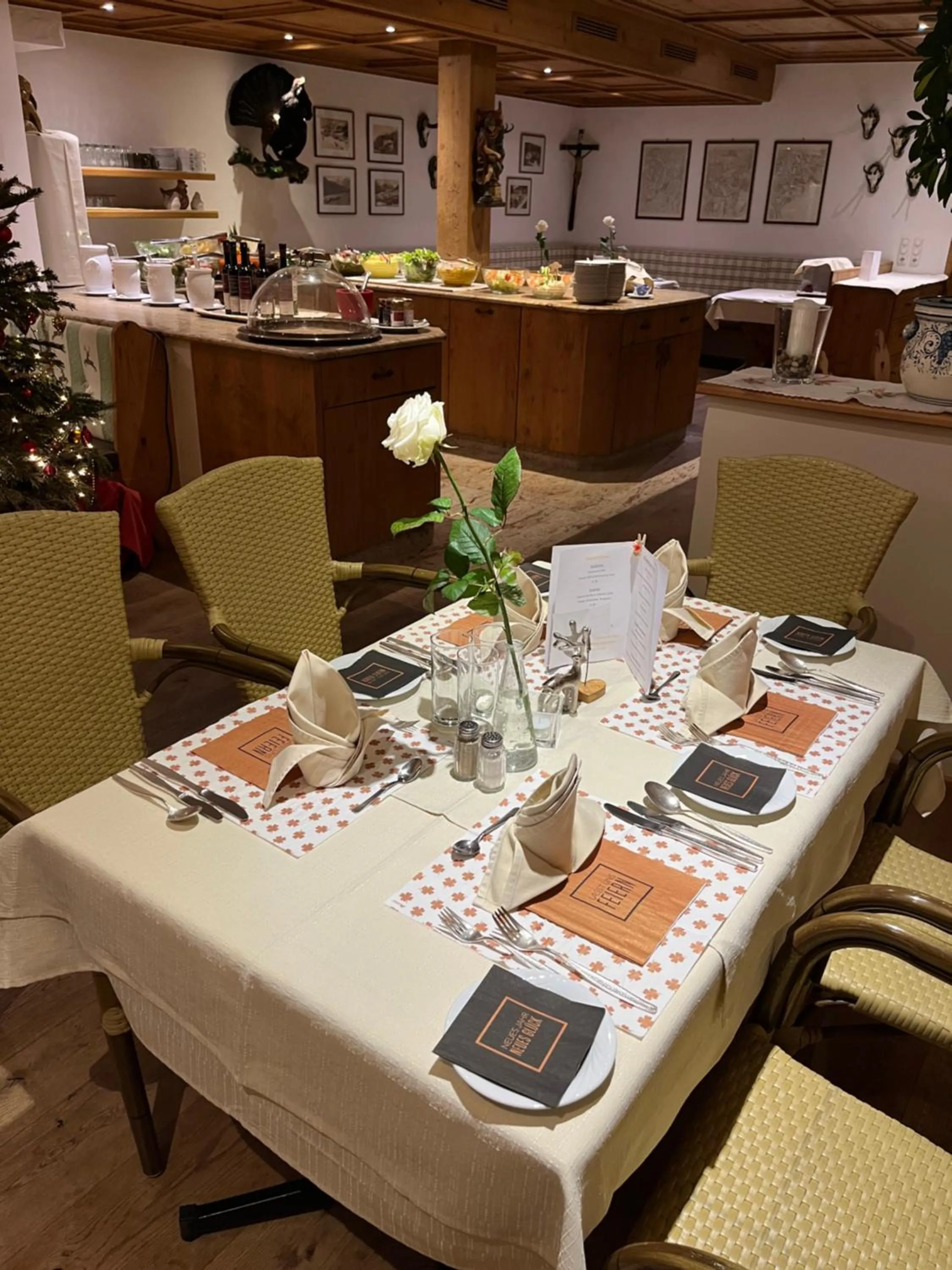 Restaurant/places to eat in Hotel Habicht