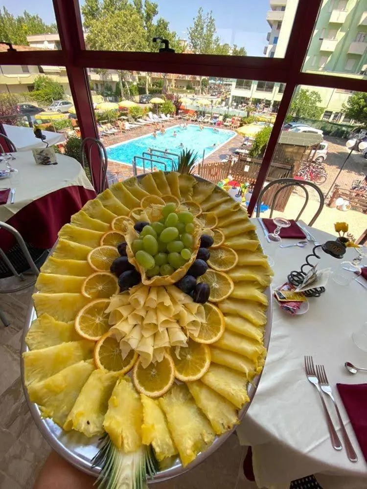 Restaurant/places to eat in Hotel Prestigio