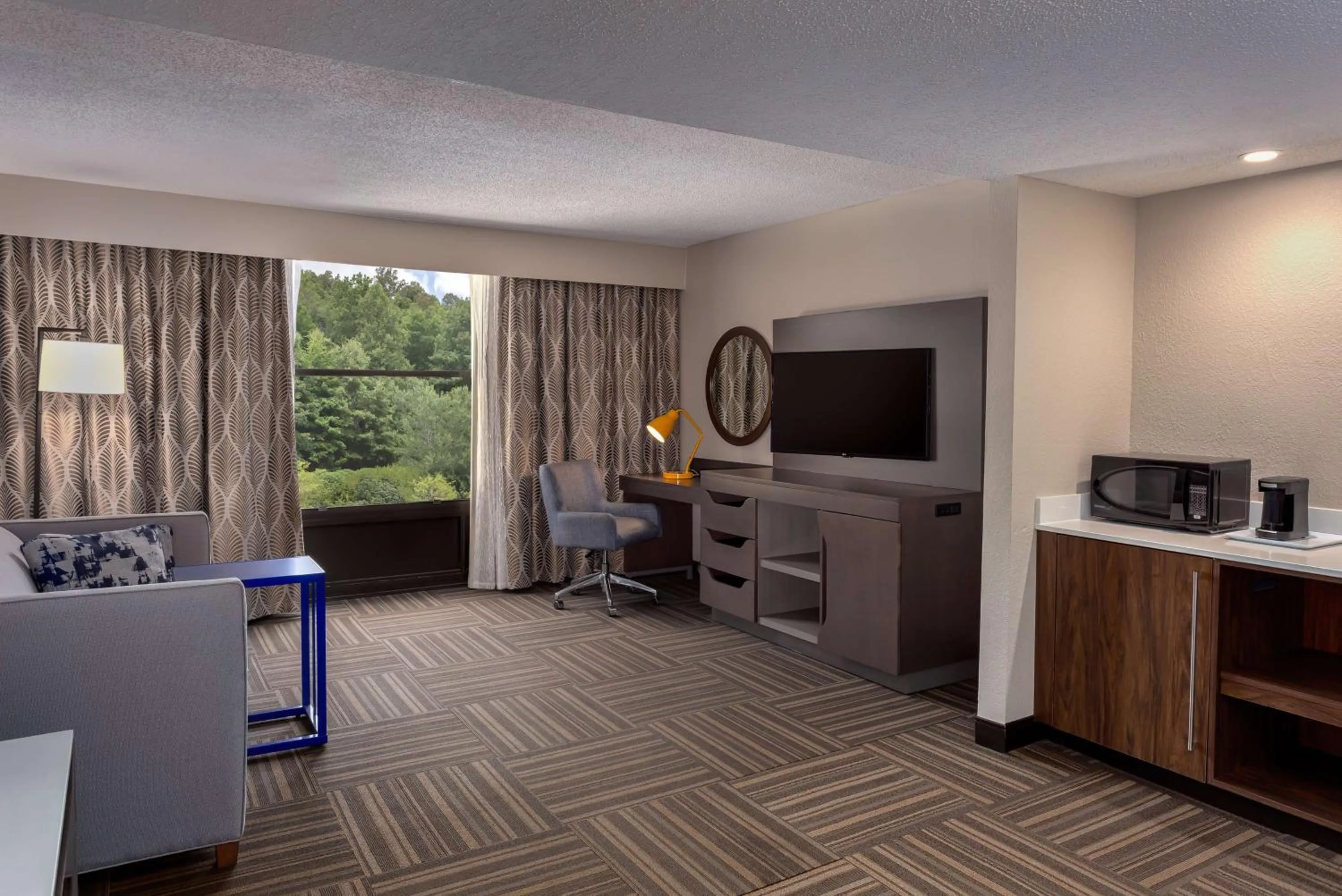 Living room in Hampton Inn Bristol