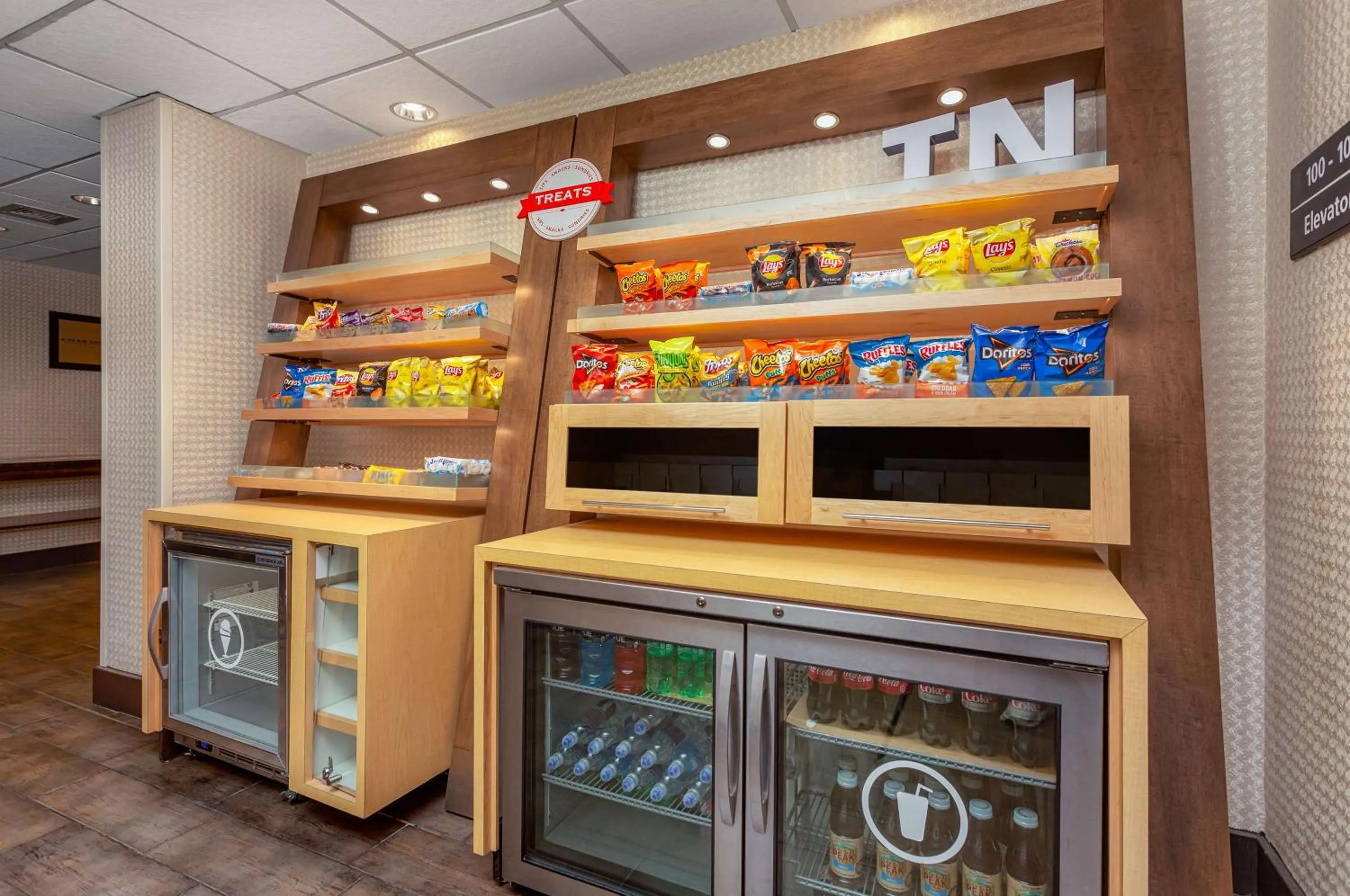 Restaurant/places to eat in Hampton Inn Bristol