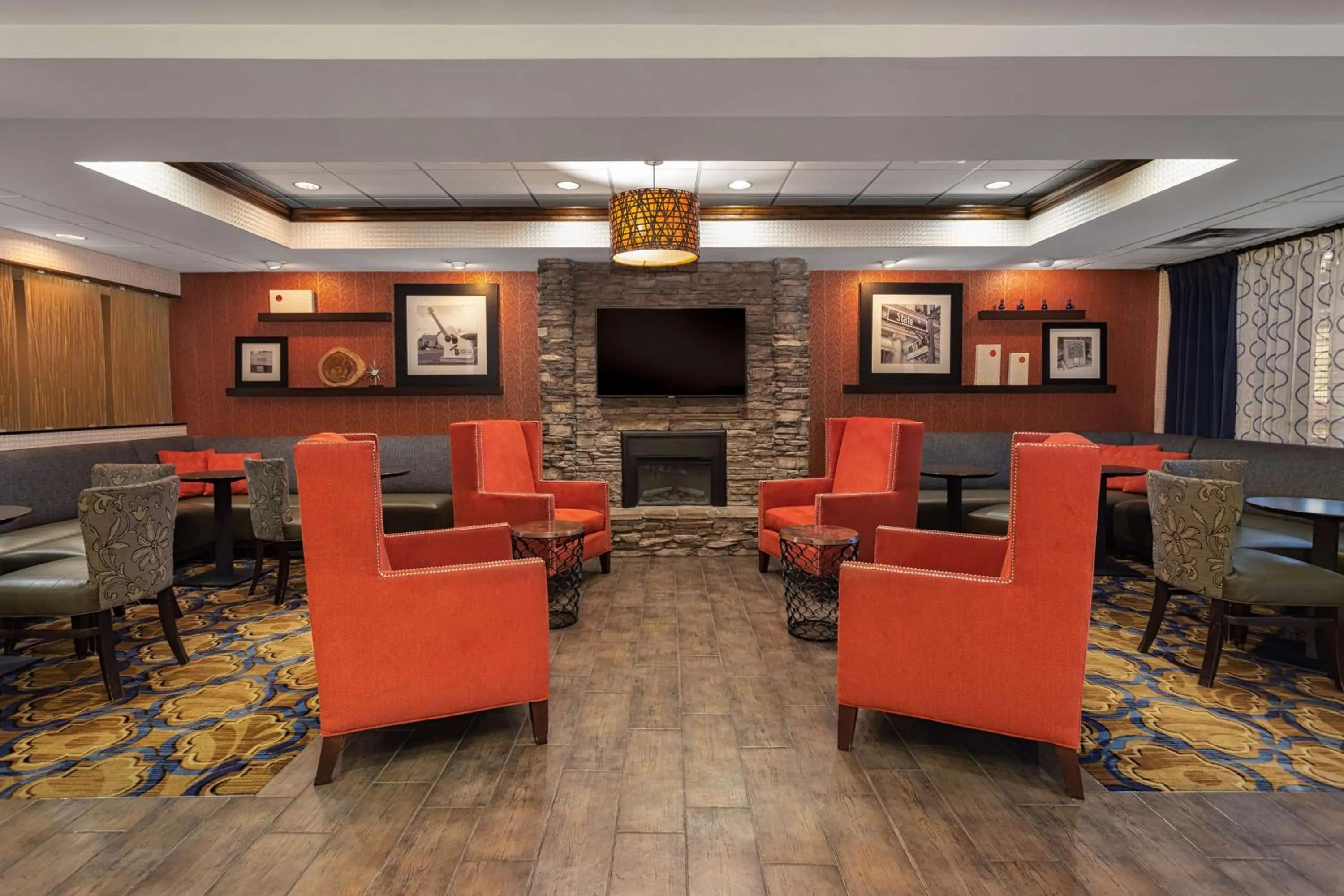 Lobby or reception in Hampton Inn Bristol