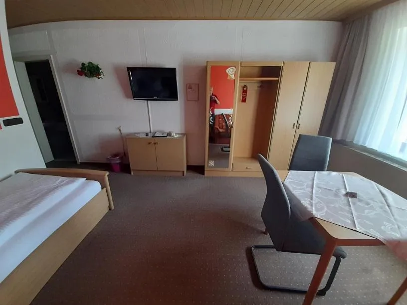 Photo of the whole room, Bed in Hotel Am Stadtwall