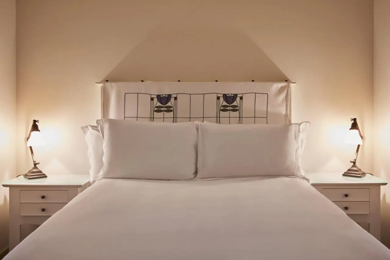 Bedroom, Bed in Chateau Marmont