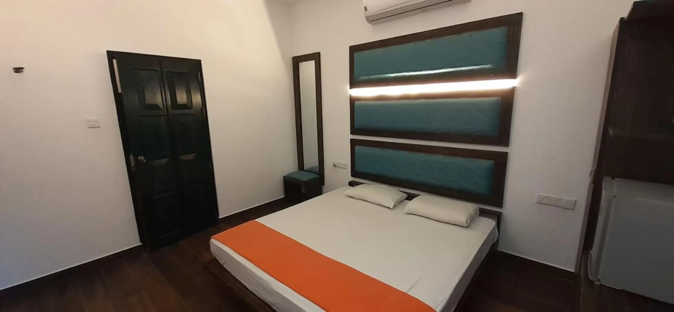 Bedroom, Bed in Golden Star Beach Hotel