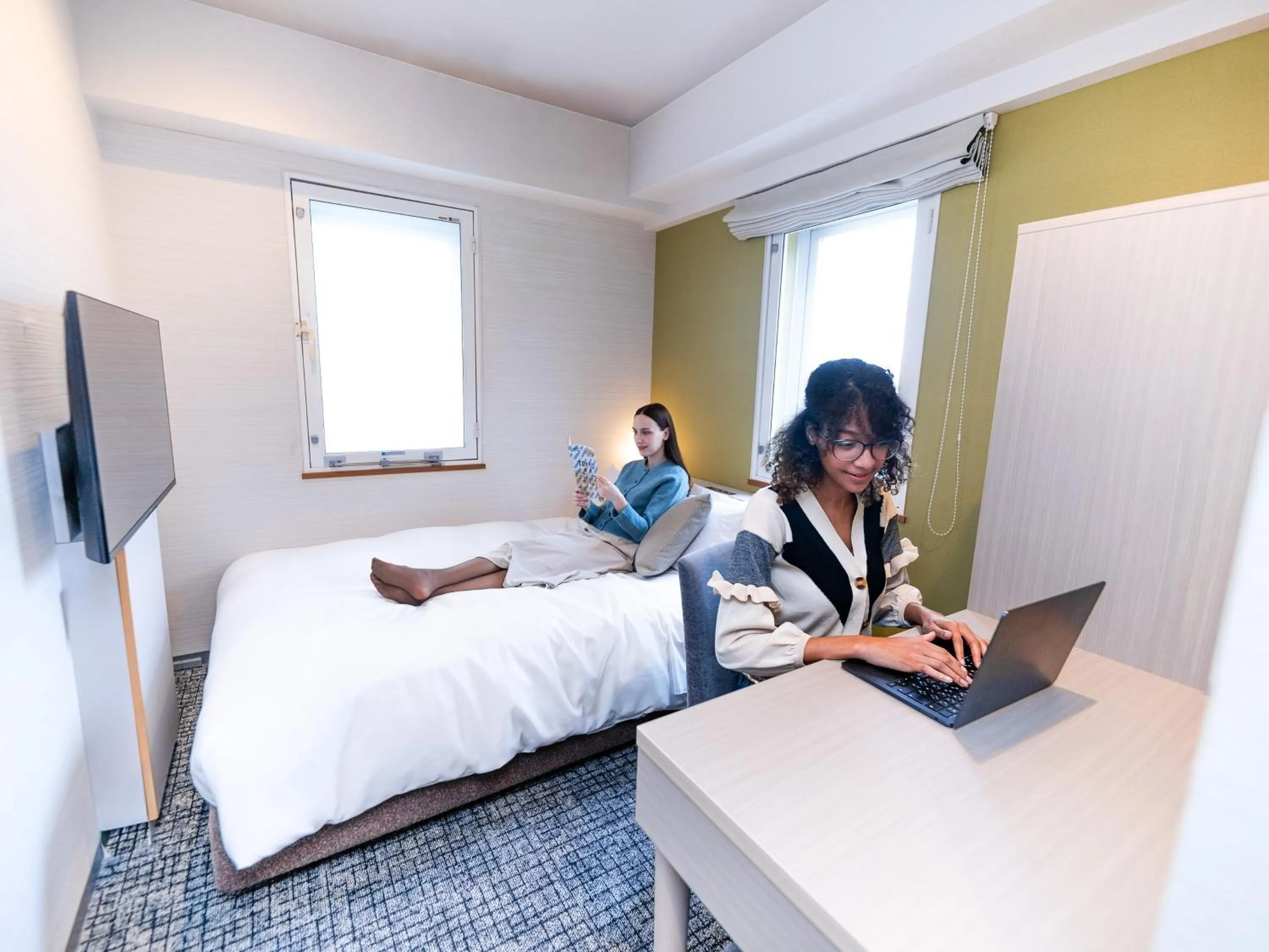 People, Bed in Tokyu Stay Tsukiji - Tokyo Ginza Area