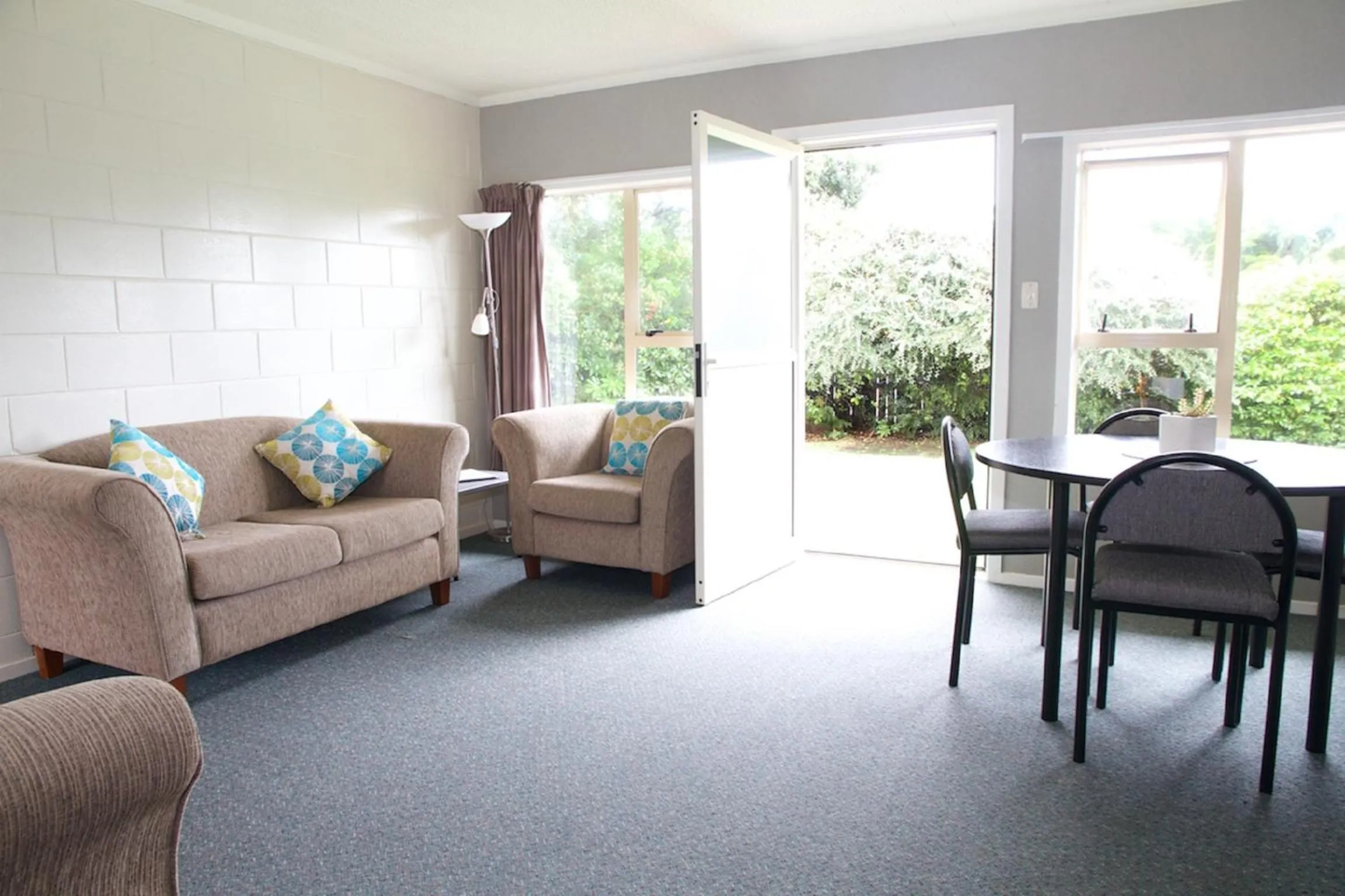 Day in 252 Beachside Motels & Holiday Park