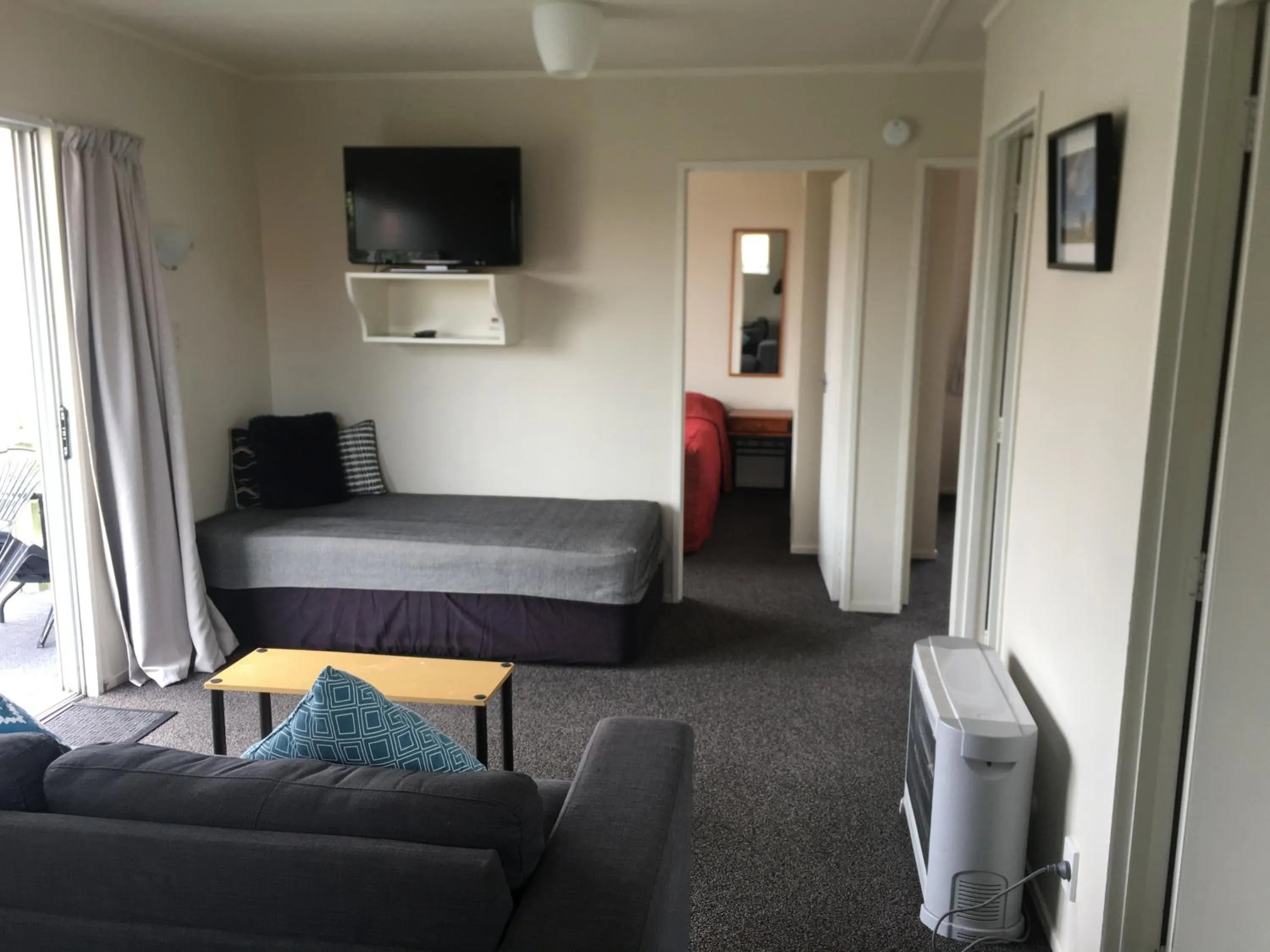 Photo of the whole room in 252 Beachside Motels & Holiday Park