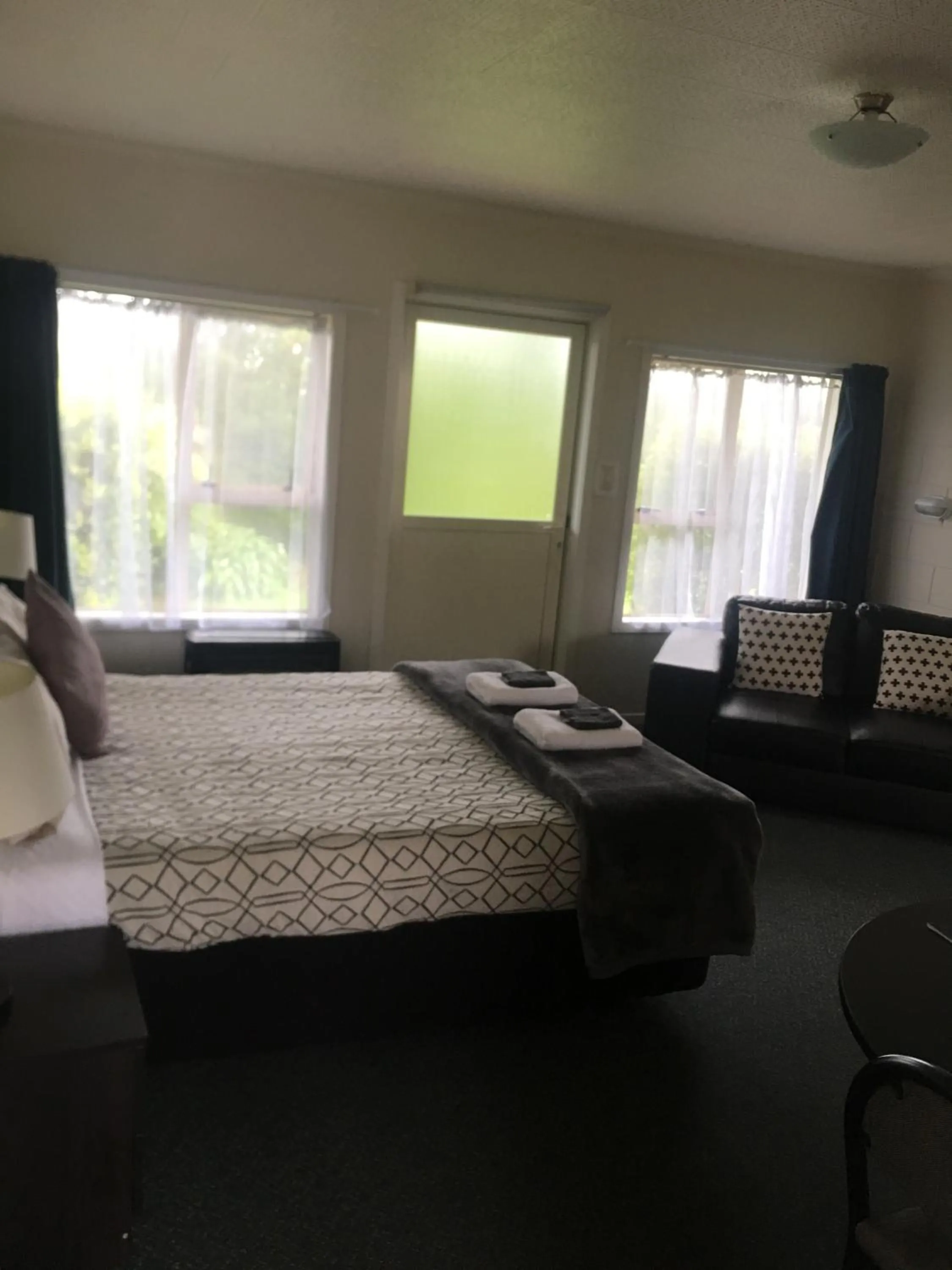 Photo of the whole room in 252 Beachside Motels & Holiday Park