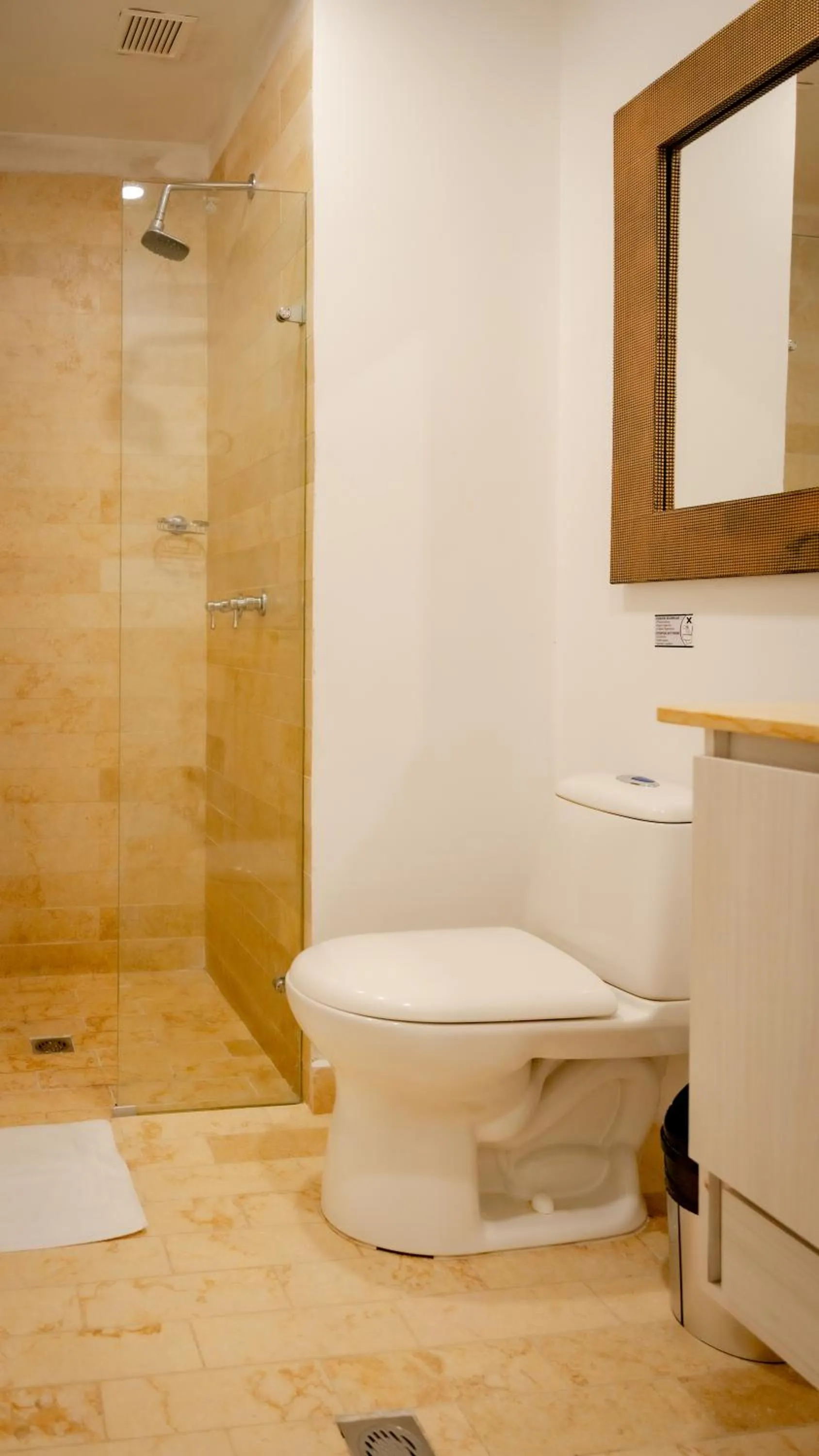 Bathroom in Hotel Madeiro